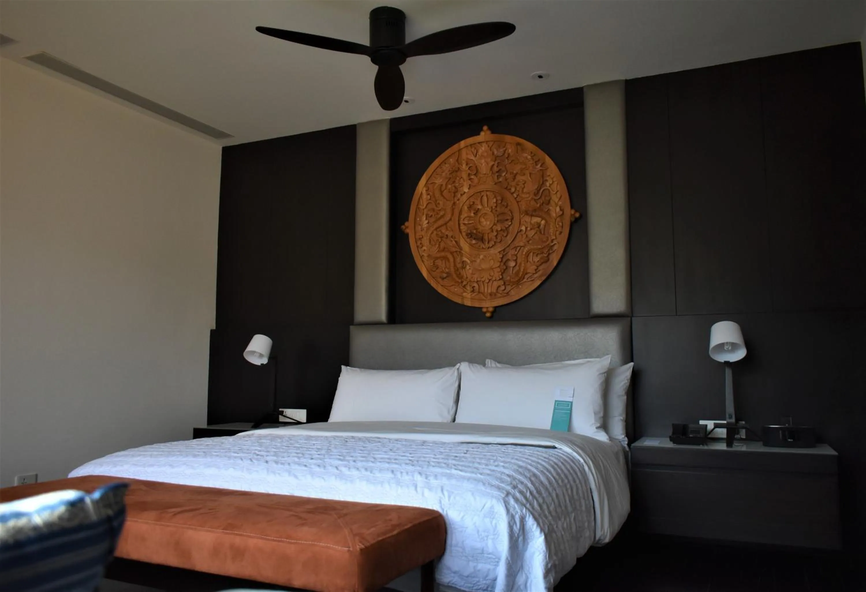 Photo of the whole room, Bed in Le Meridien Paro Riverfront