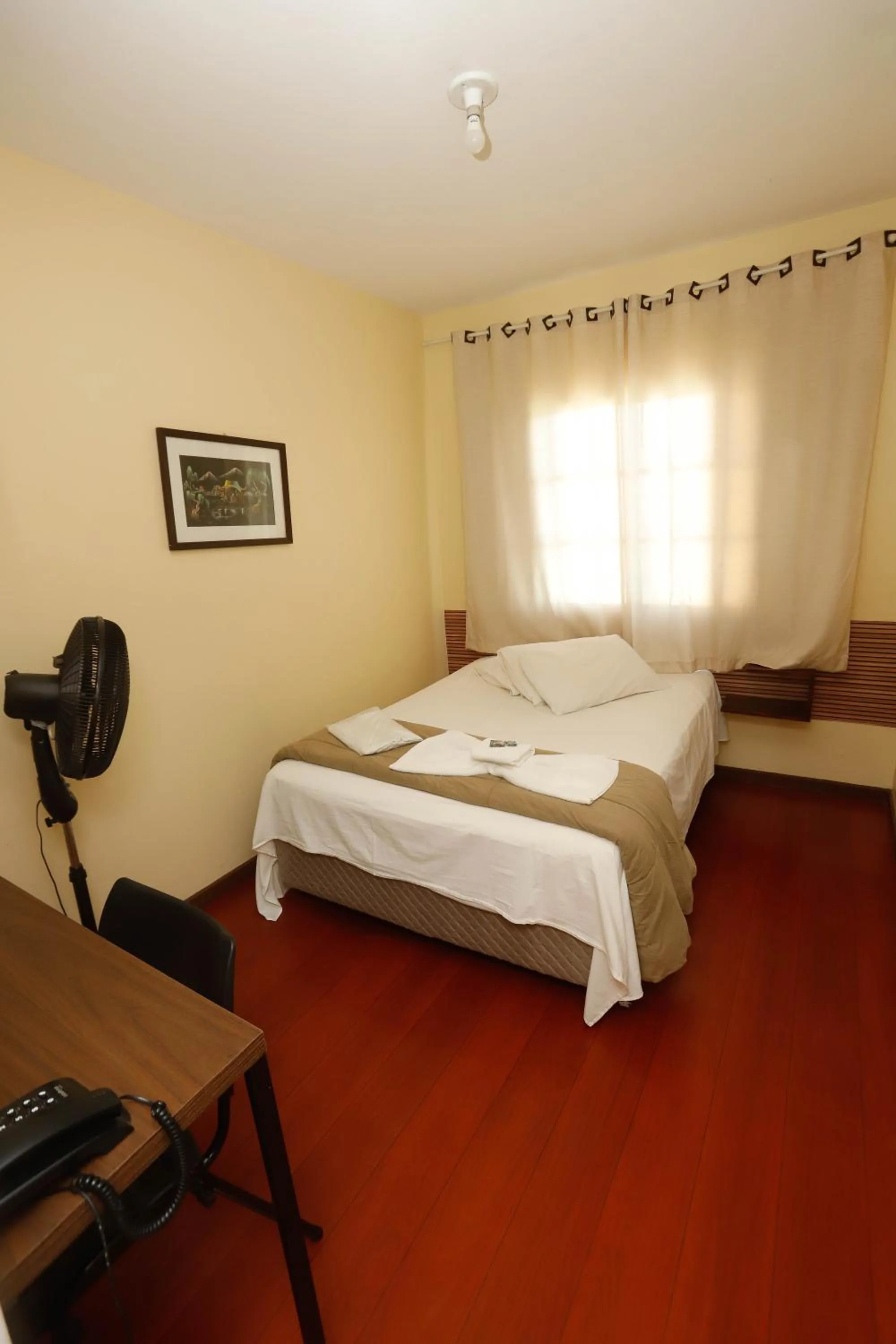 Photo of the whole room, Bed in Hotel Garfo de Ouro