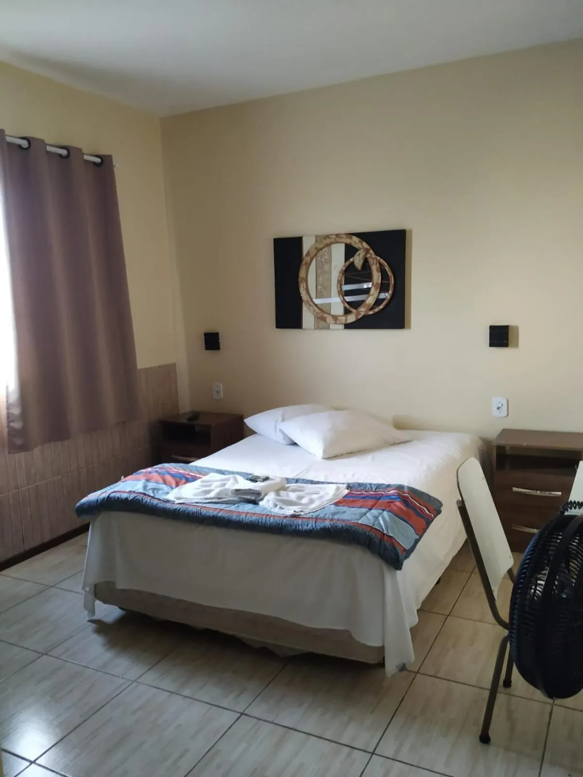 Photo of the whole room, Bed in Hotel Garfo de Ouro