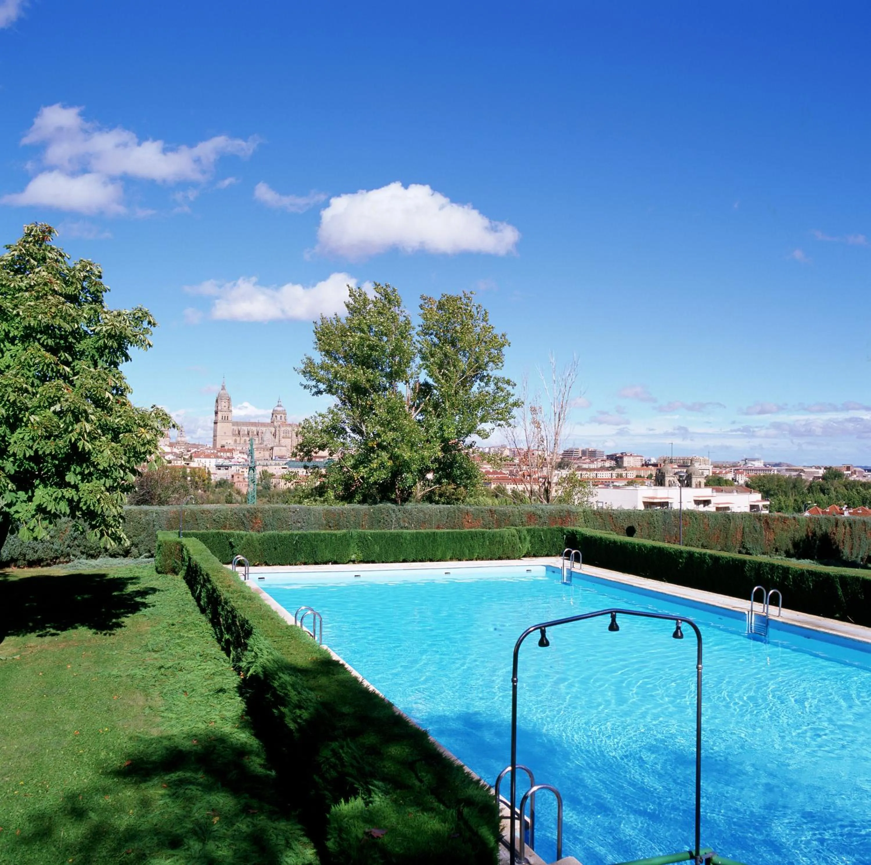 Swimming pool in Parador de Salamanca