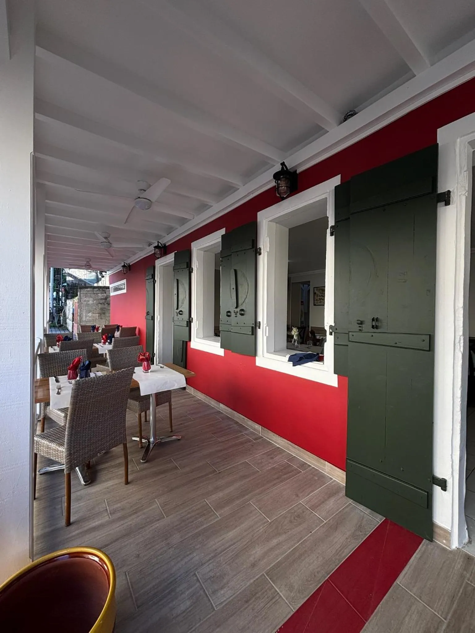 Property building in Tante Arlette