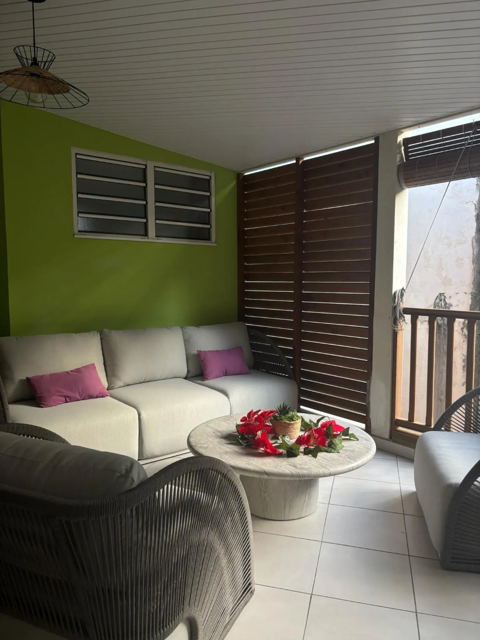 Property building in Tante Arlette