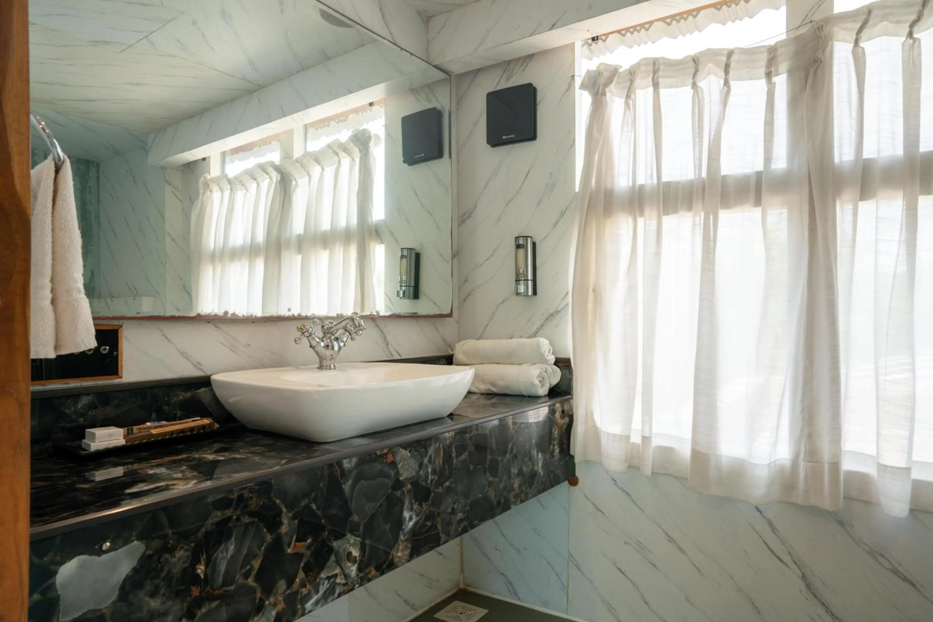 Visamo Nalsarovar Resort, Ahmedabad