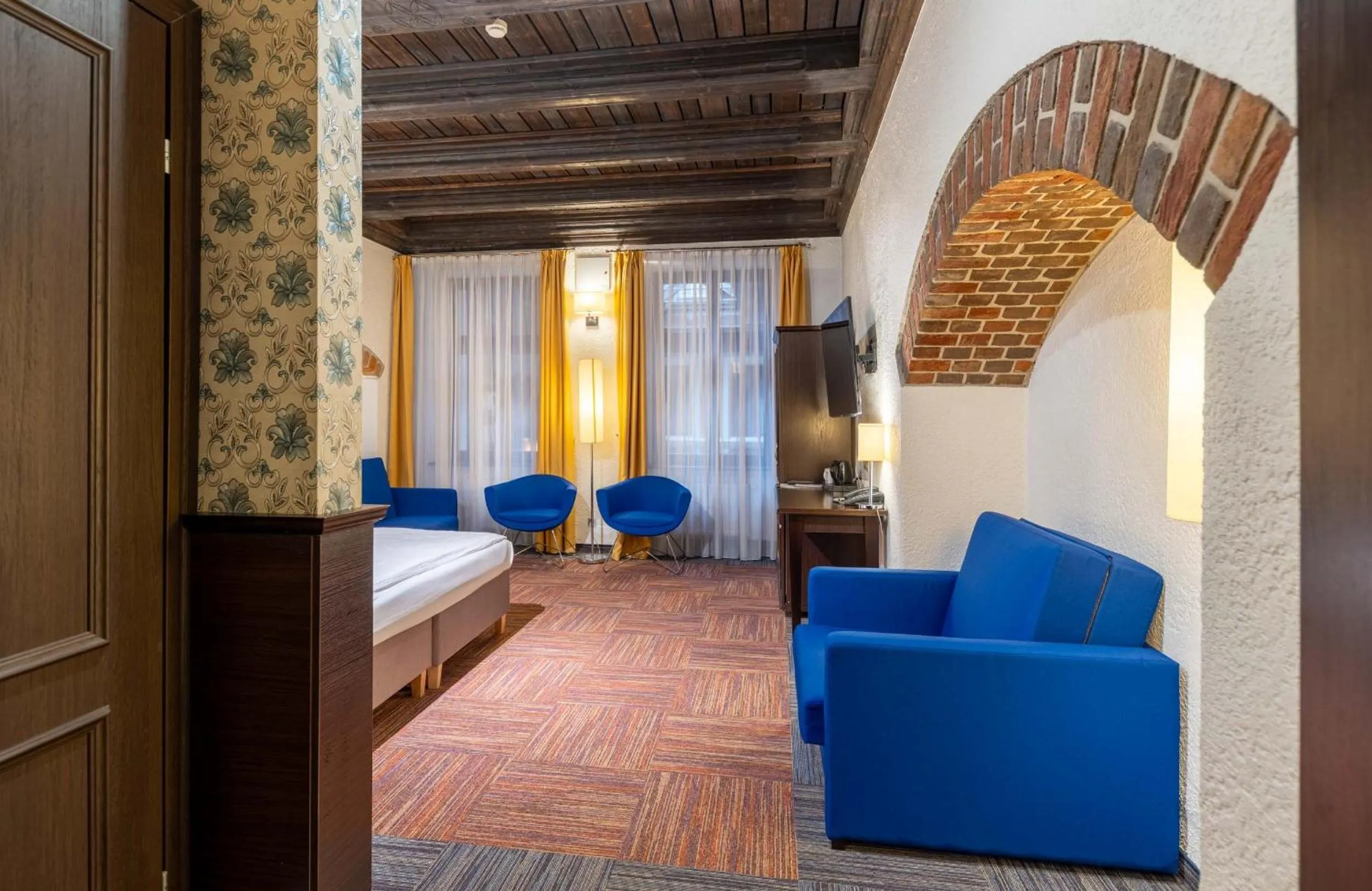 Bed in Palazzo Rosso Old Town