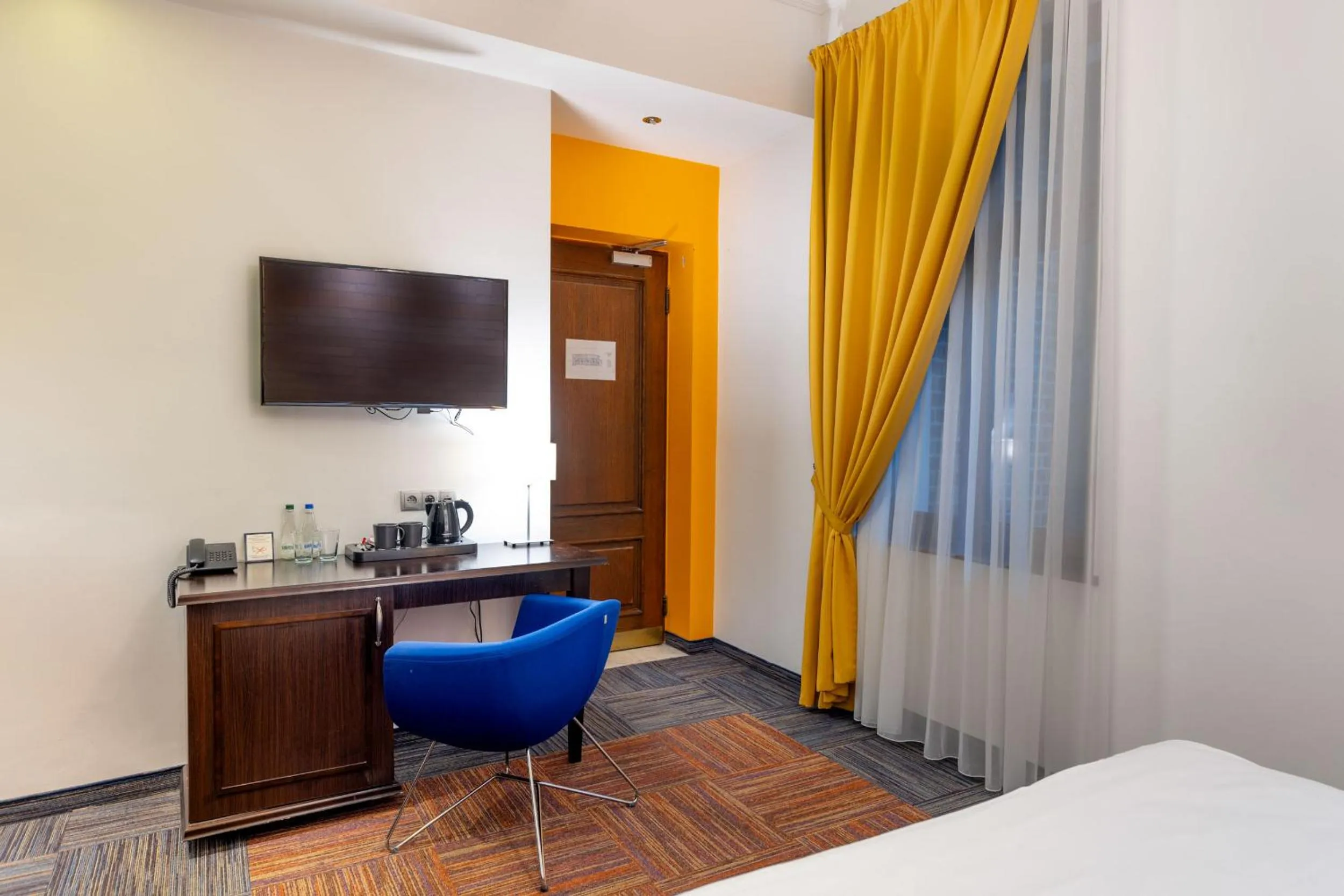 TV and multimedia, Bed in Palazzo Rosso Old Town