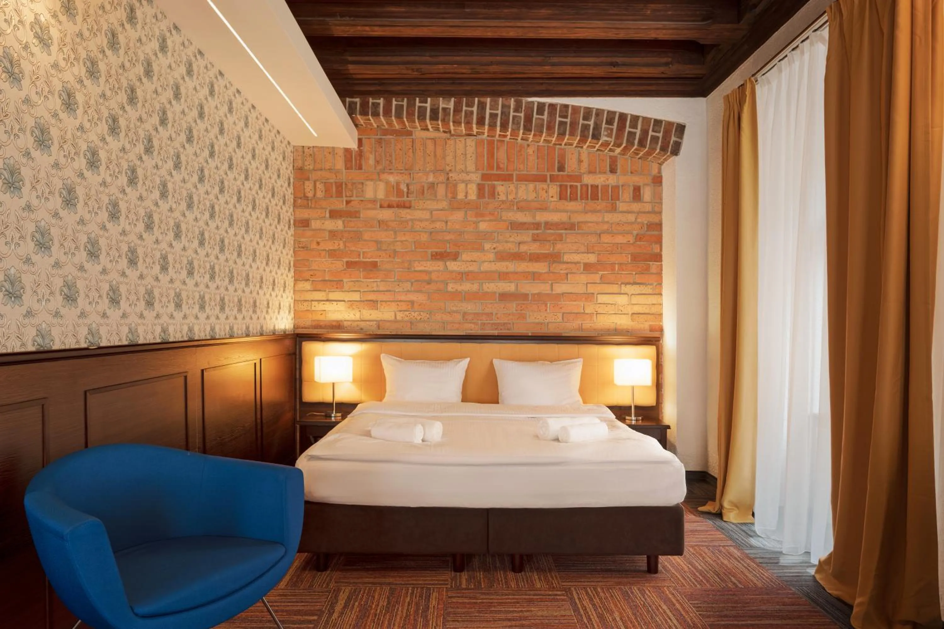 Bed in Palazzo Rosso Old Town