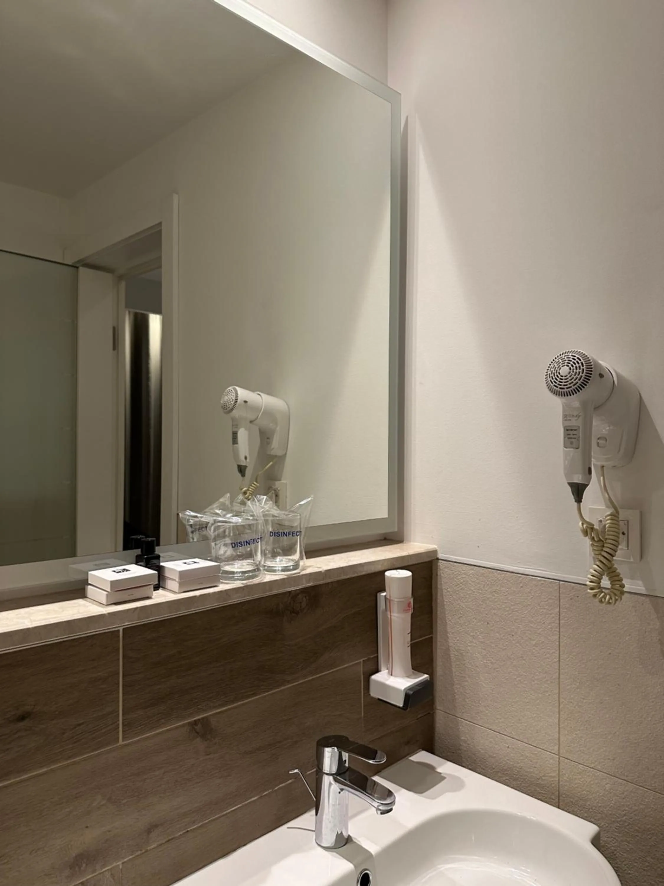 Bathroom in Hotel Nar