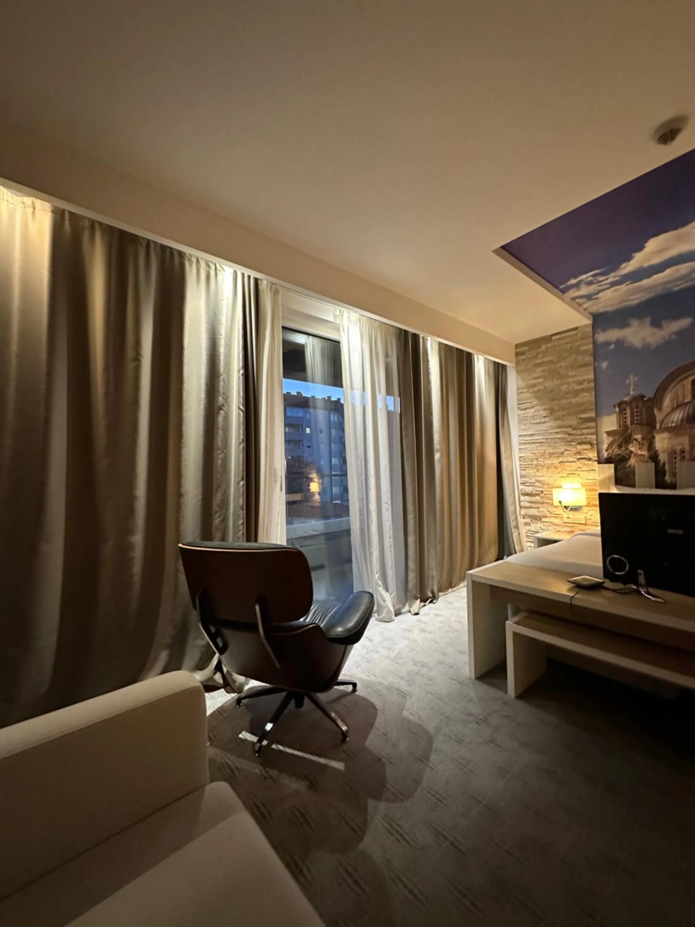 Photo of the whole room in Hotel Nar