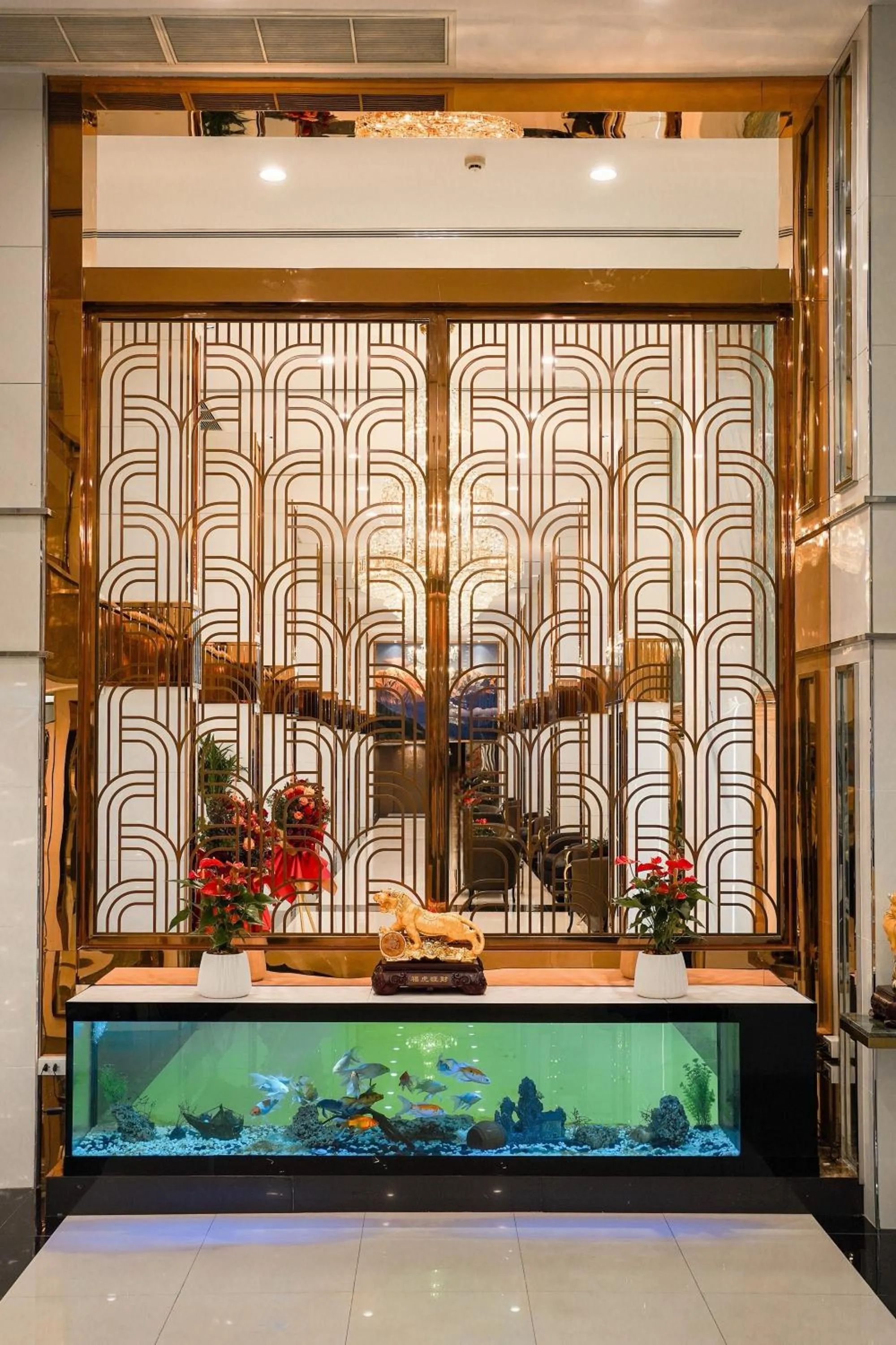 Restaurant/places to eat in Golden Empire Suvarnabhumi Hotel