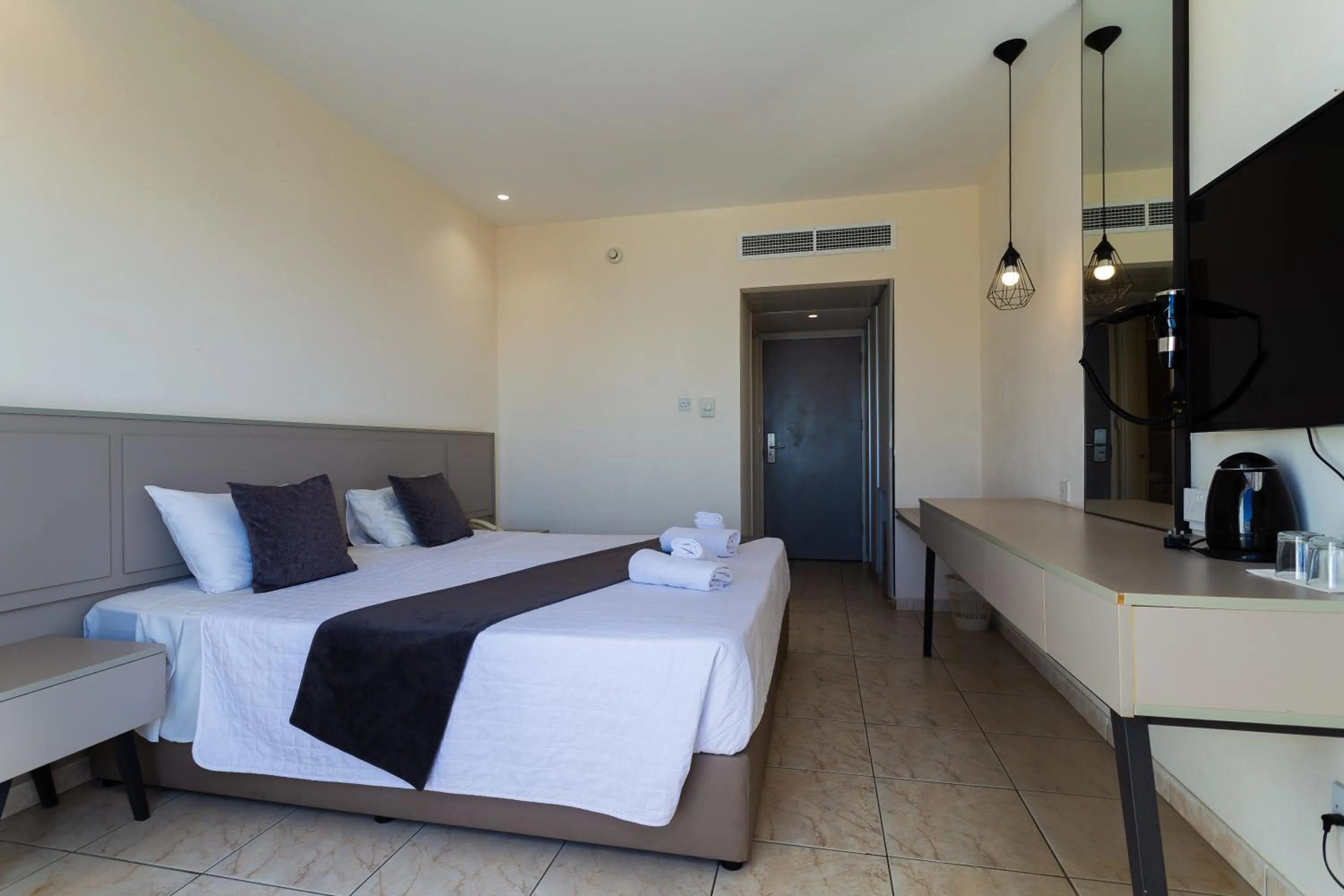 Bed in Piere - Anne Beach Hotel