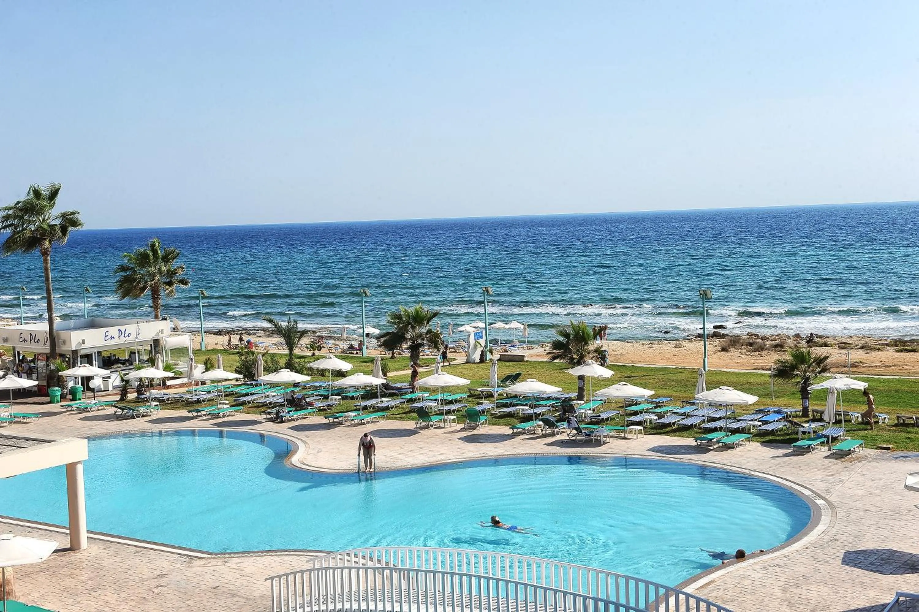 Piere - Anne Beach Hotel