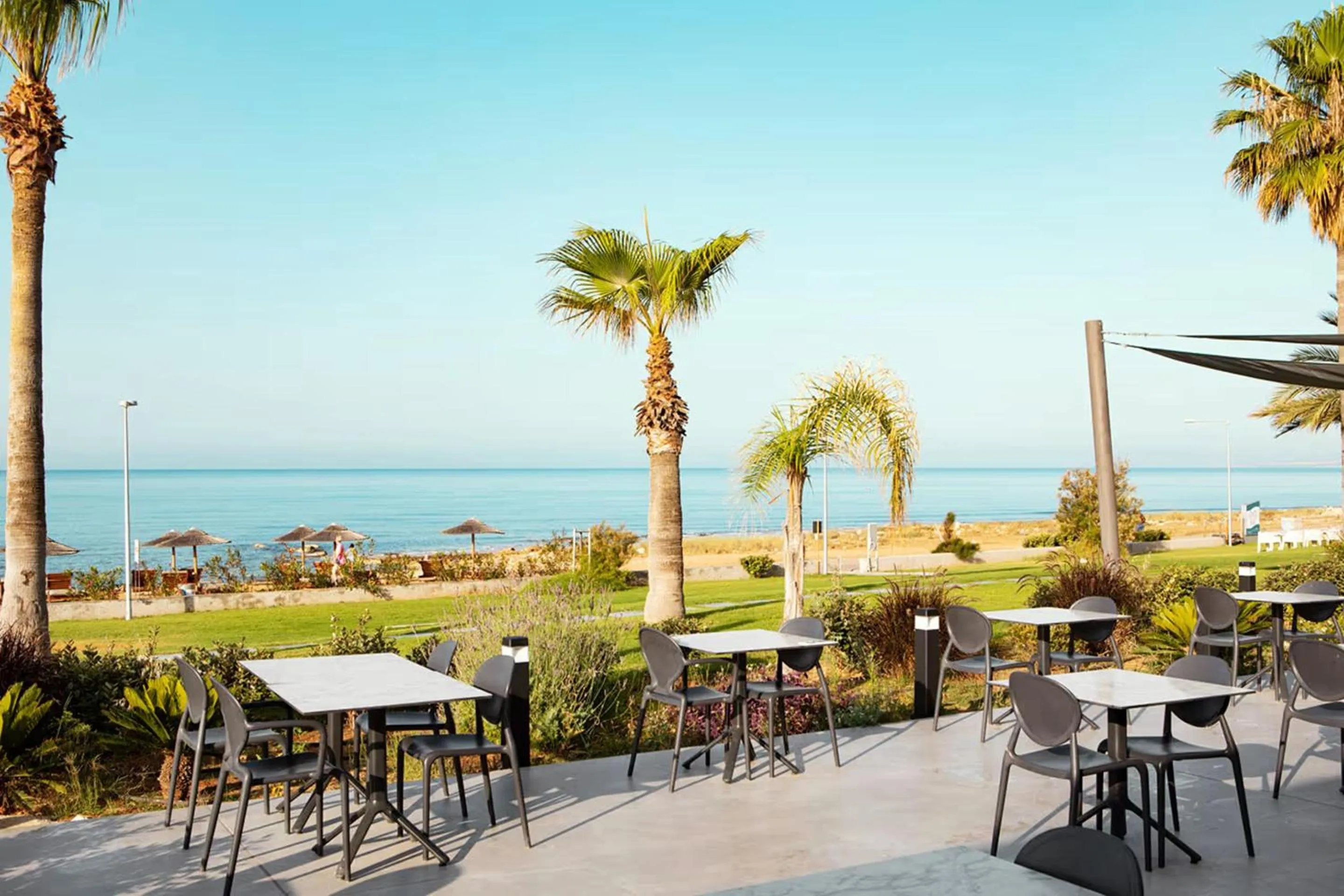 Restaurant/places to eat in Piere - Anne Beach Hotel