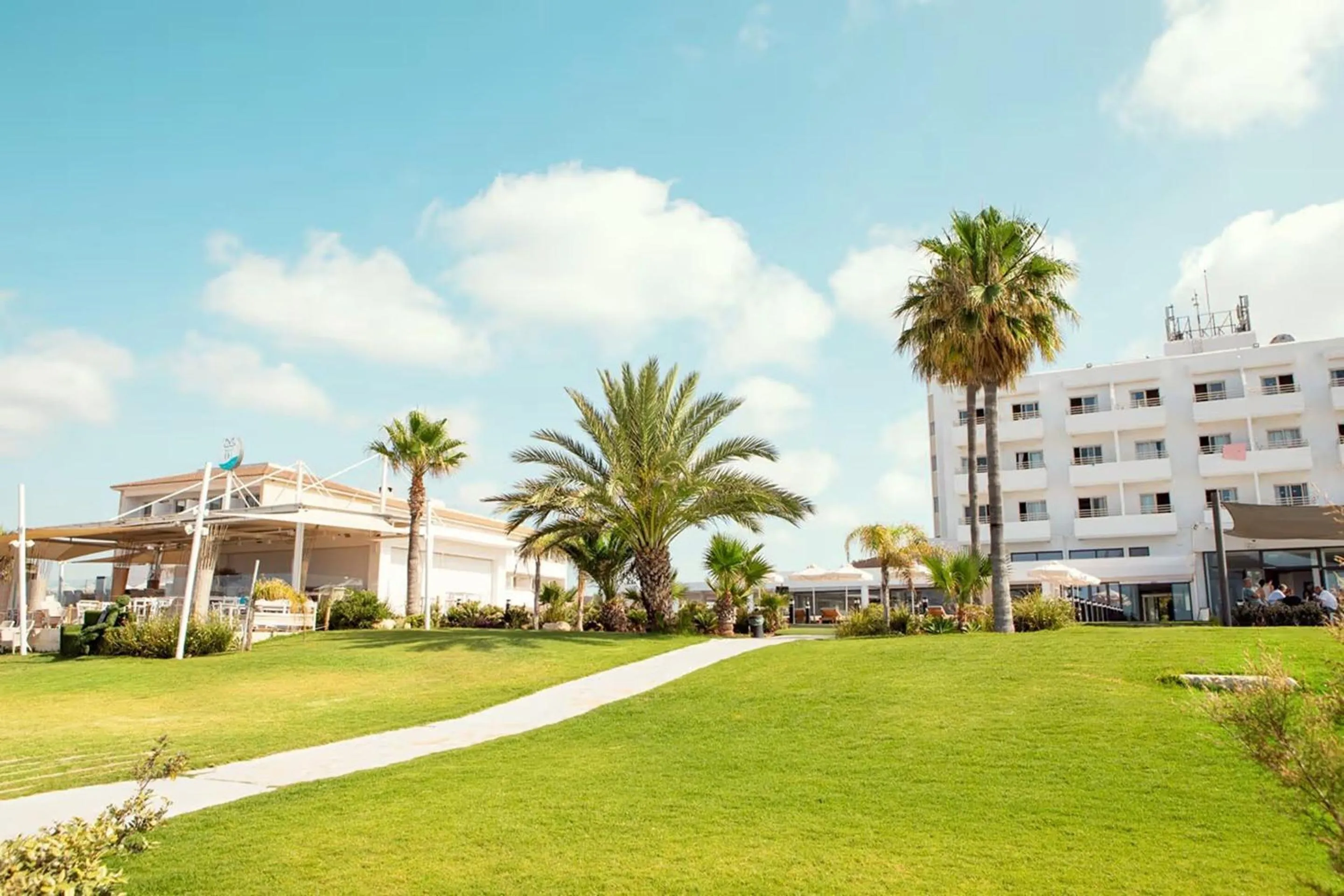 Property building in Piere - Anne Beach Hotel