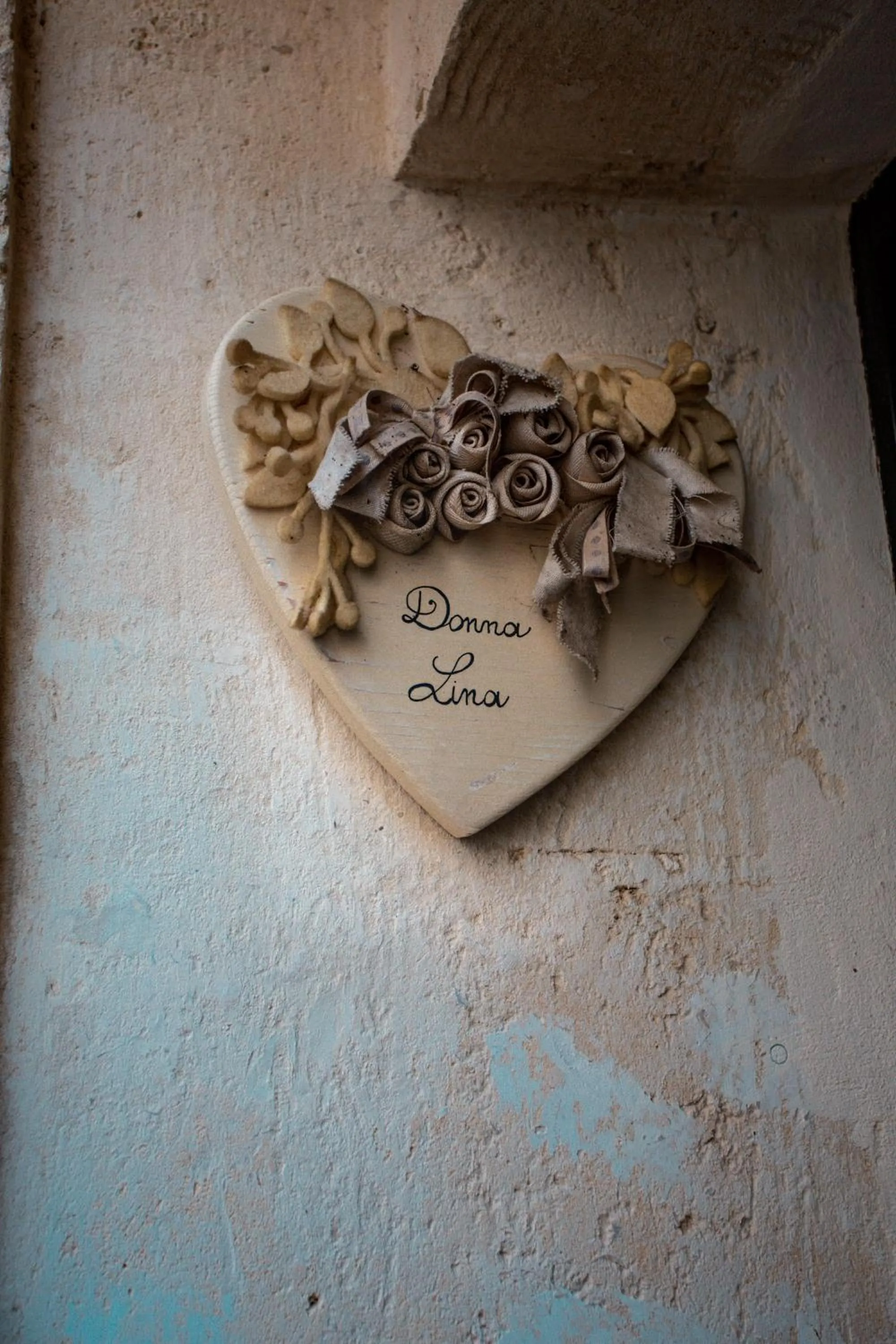 Property logo or sign in Donna Lina