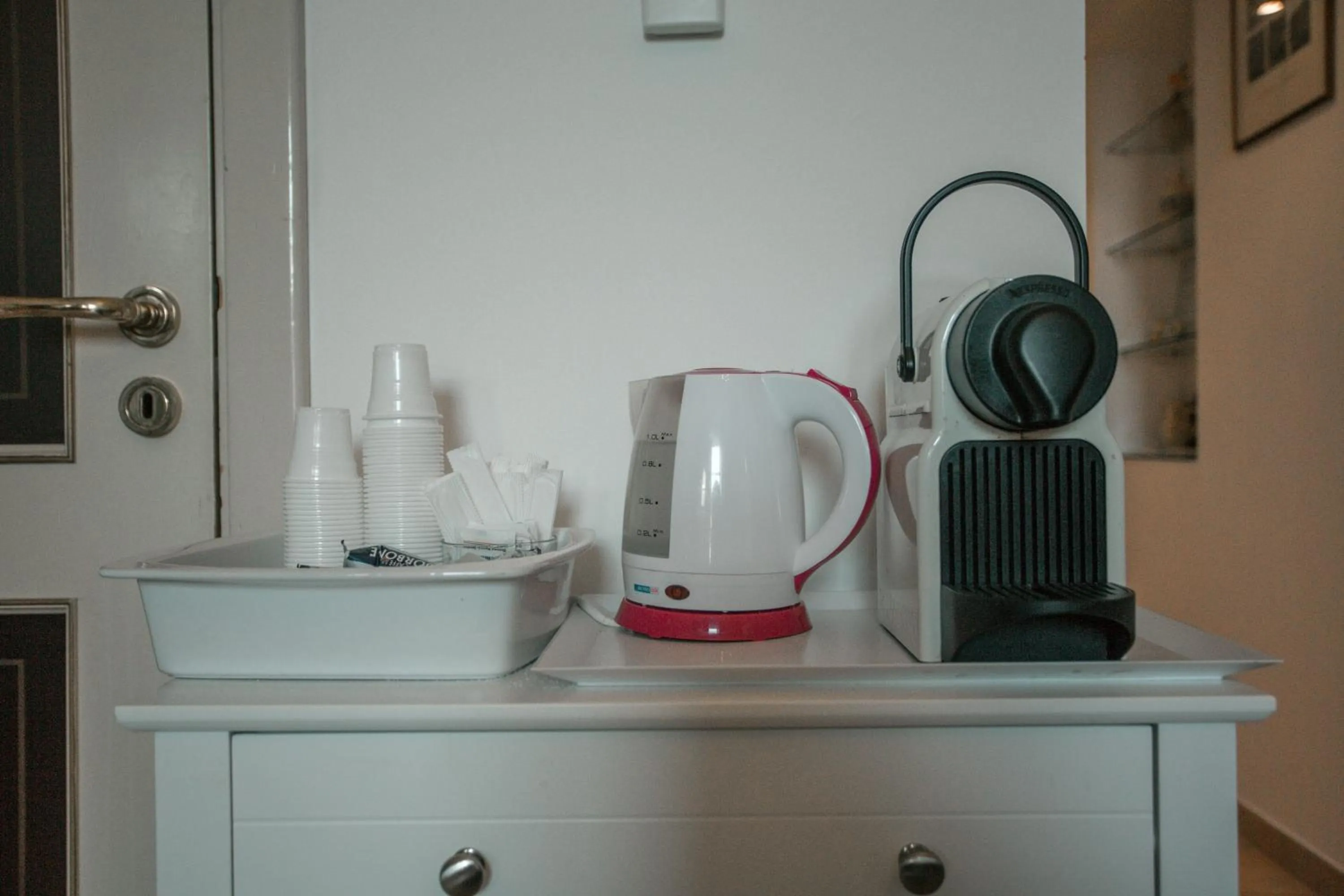 Coffee/tea facilities in Donna Lina