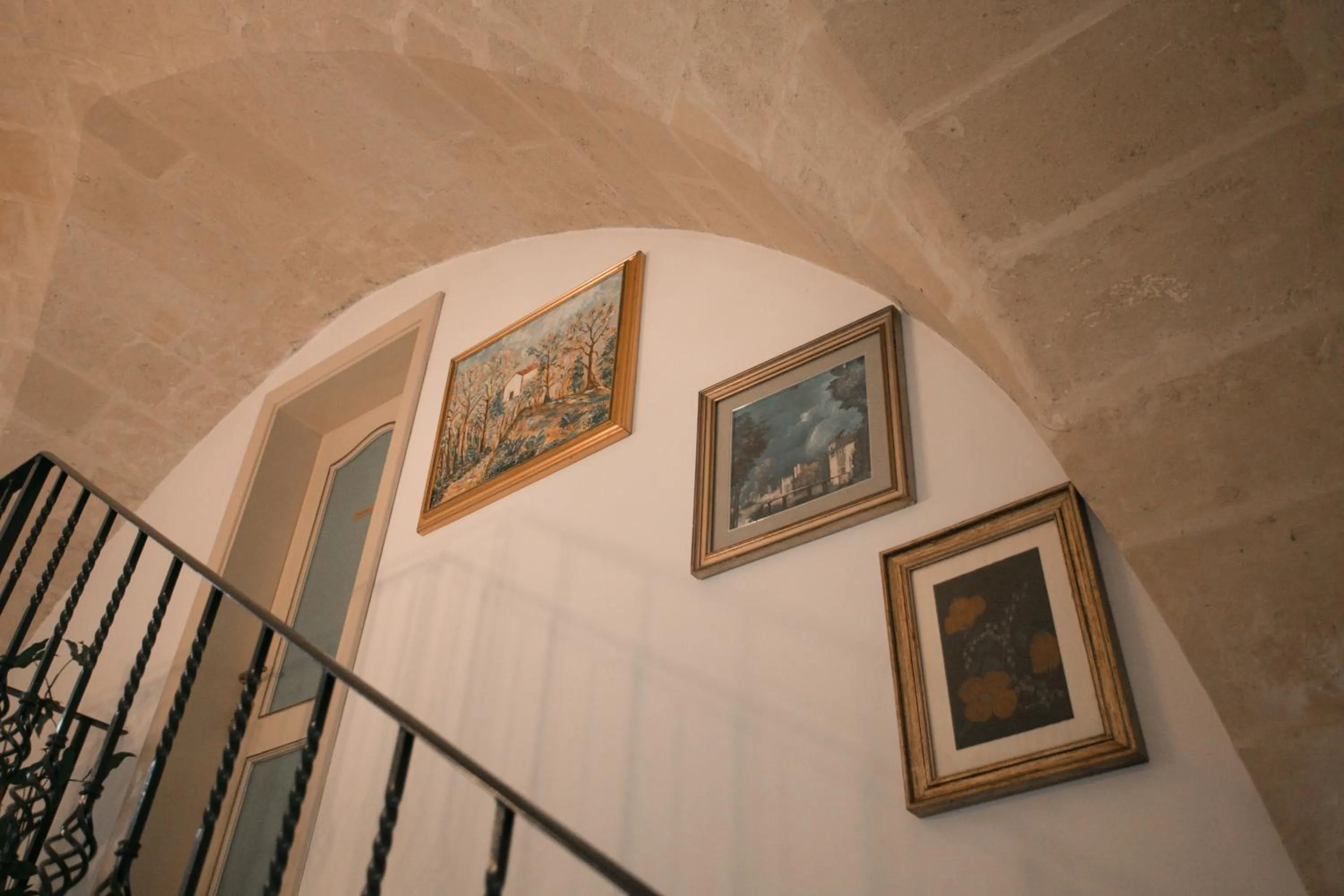 Decorative detail in Donna Lina