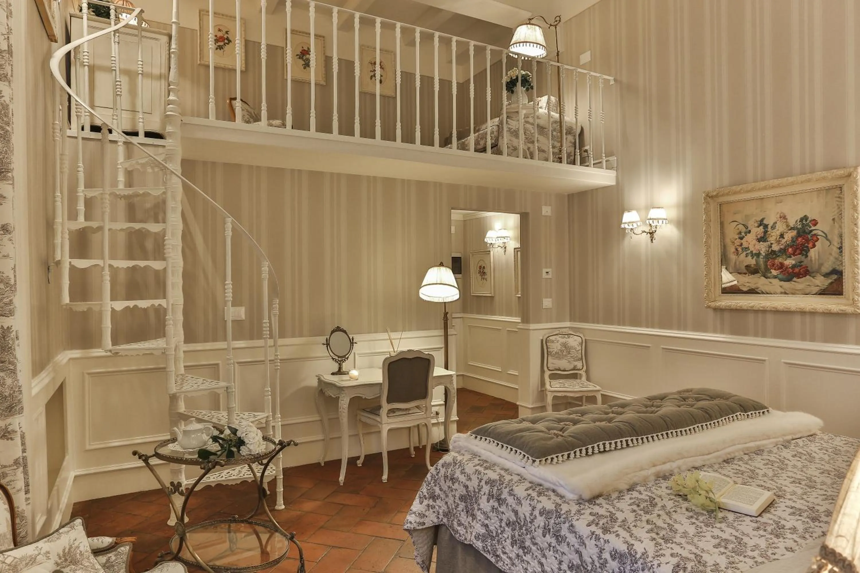 Decorative detail in Villa Le Fontanelle