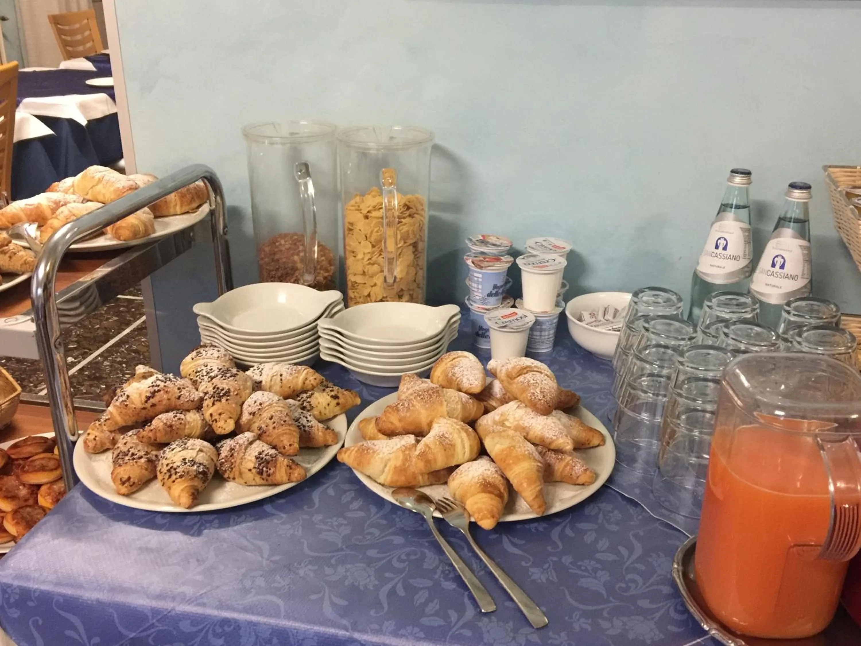 Breakfast in Hotel Athena