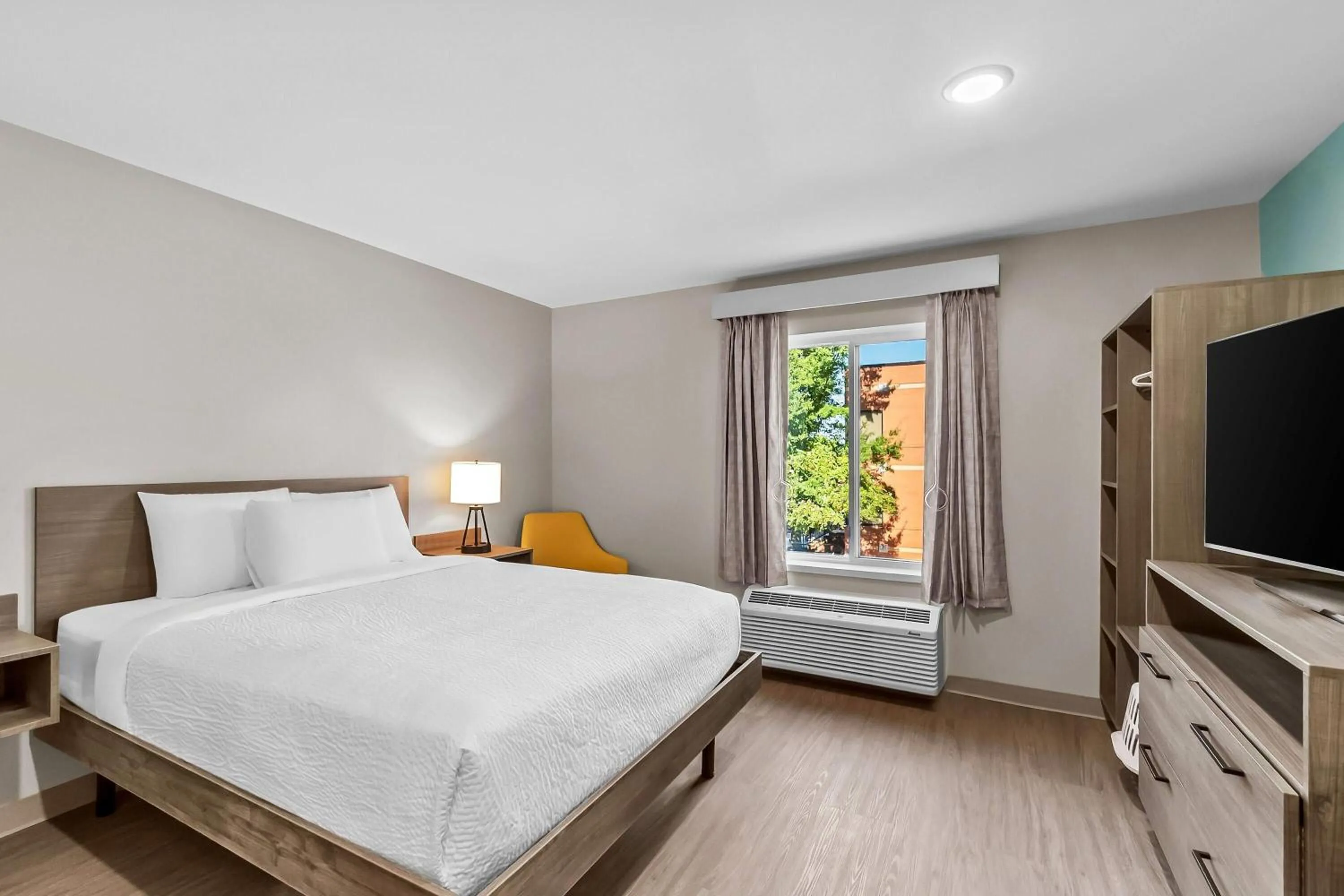 Photo of the whole room, Bed in ECHO Suites Extended Stay by Wyndham Sterling