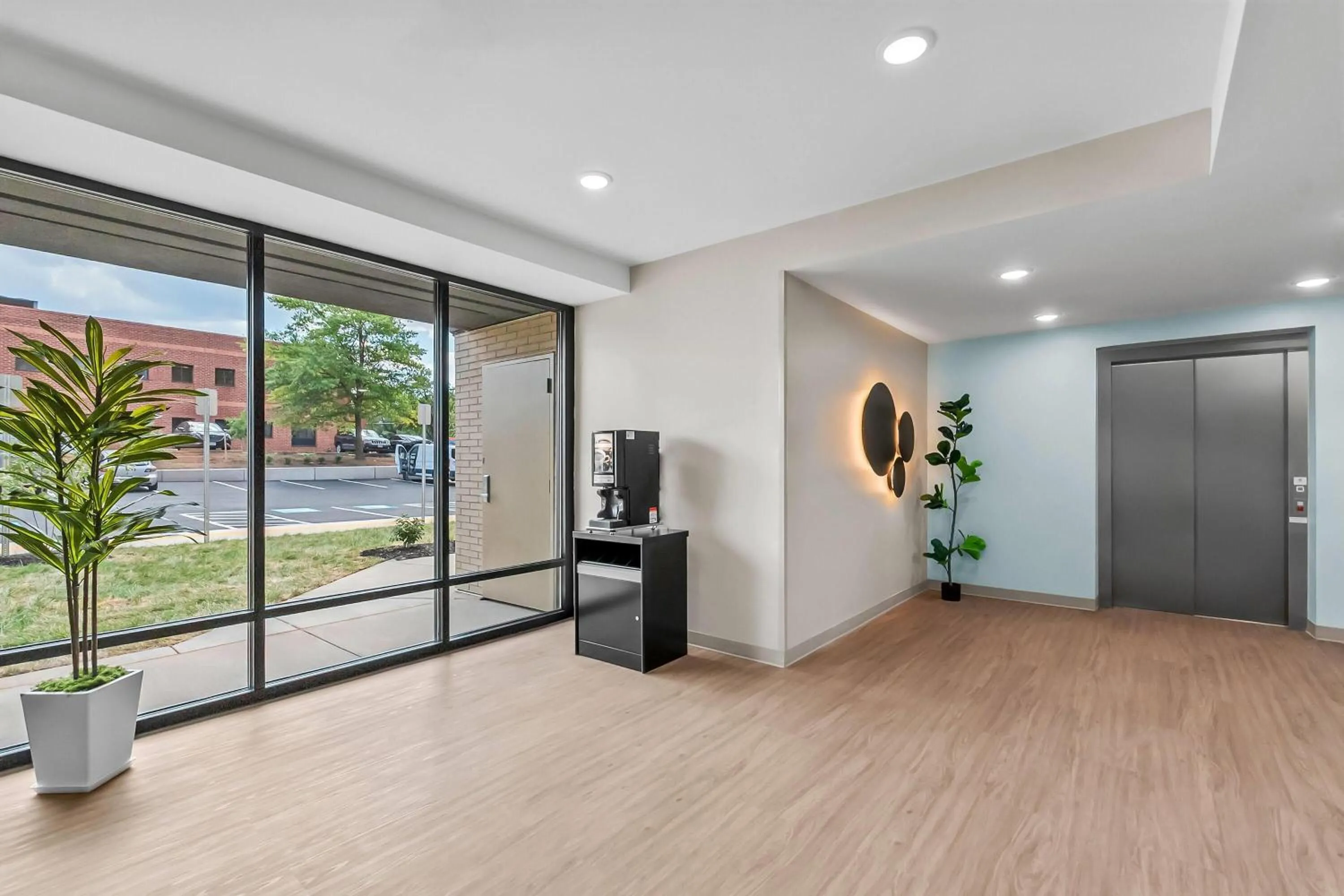 Lobby or reception in ECHO Suites Extended Stay by Wyndham Sterling