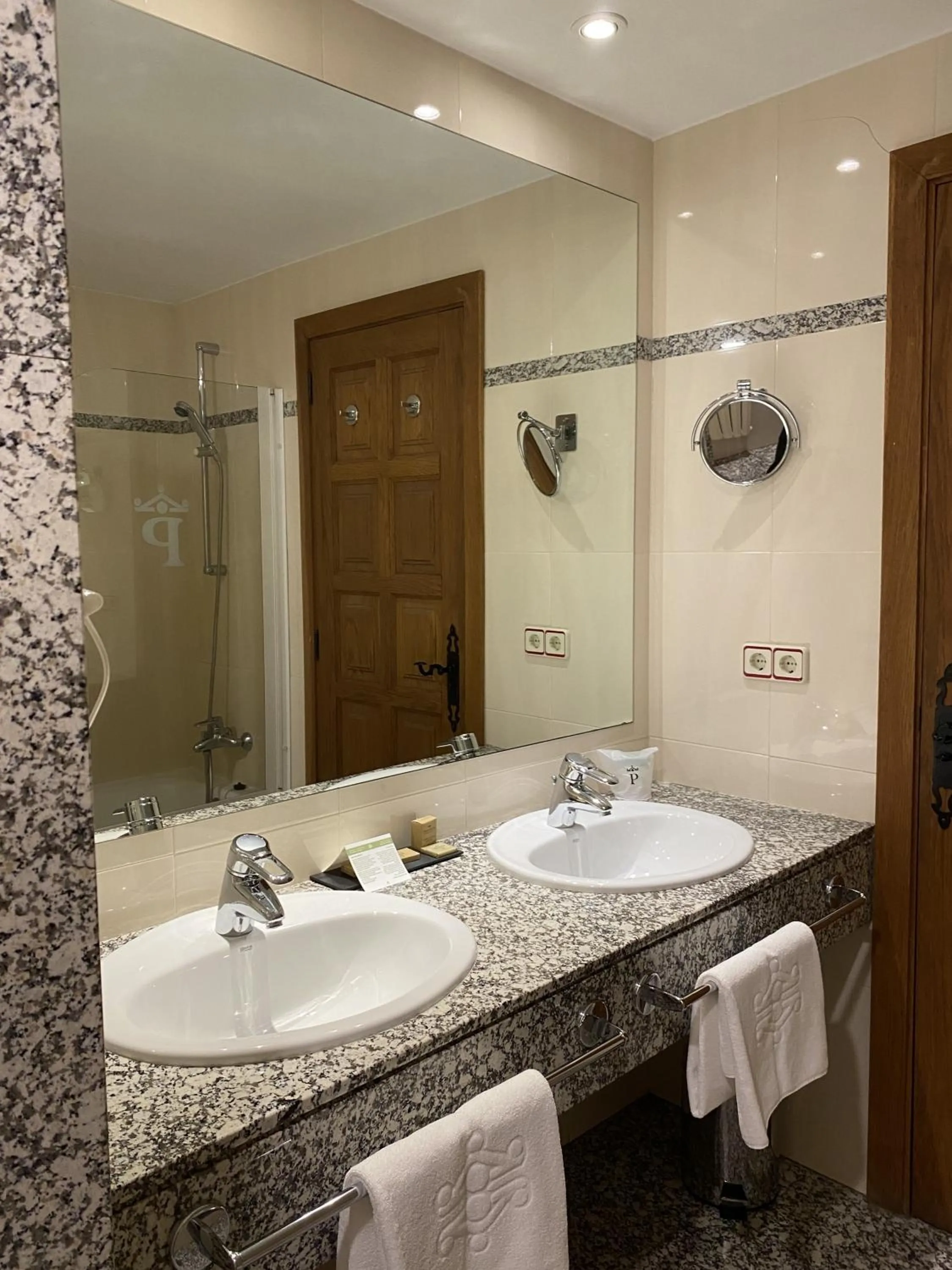 Bathroom in Parador de Vilalba