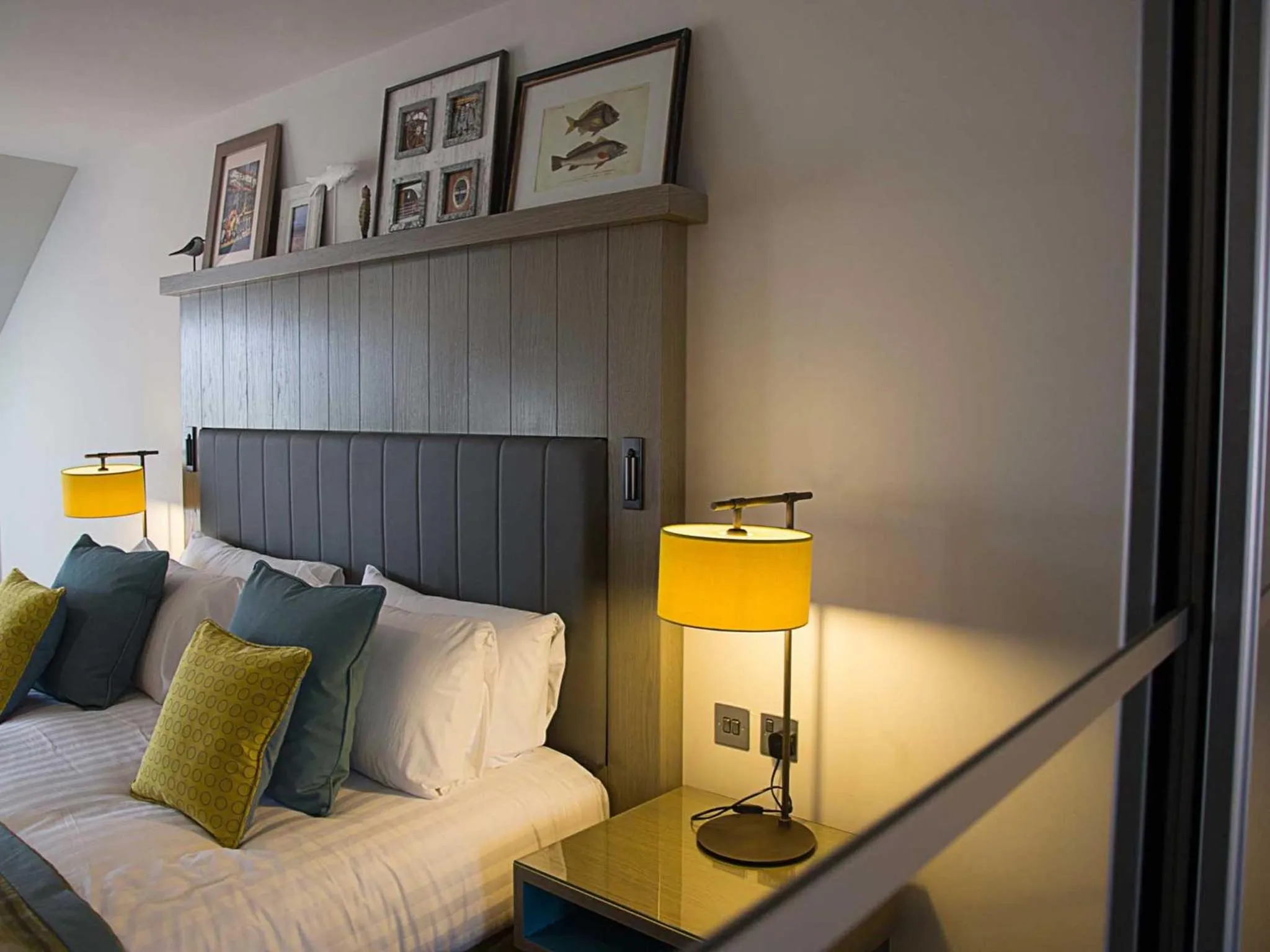 Bed in The Waterside Hotel