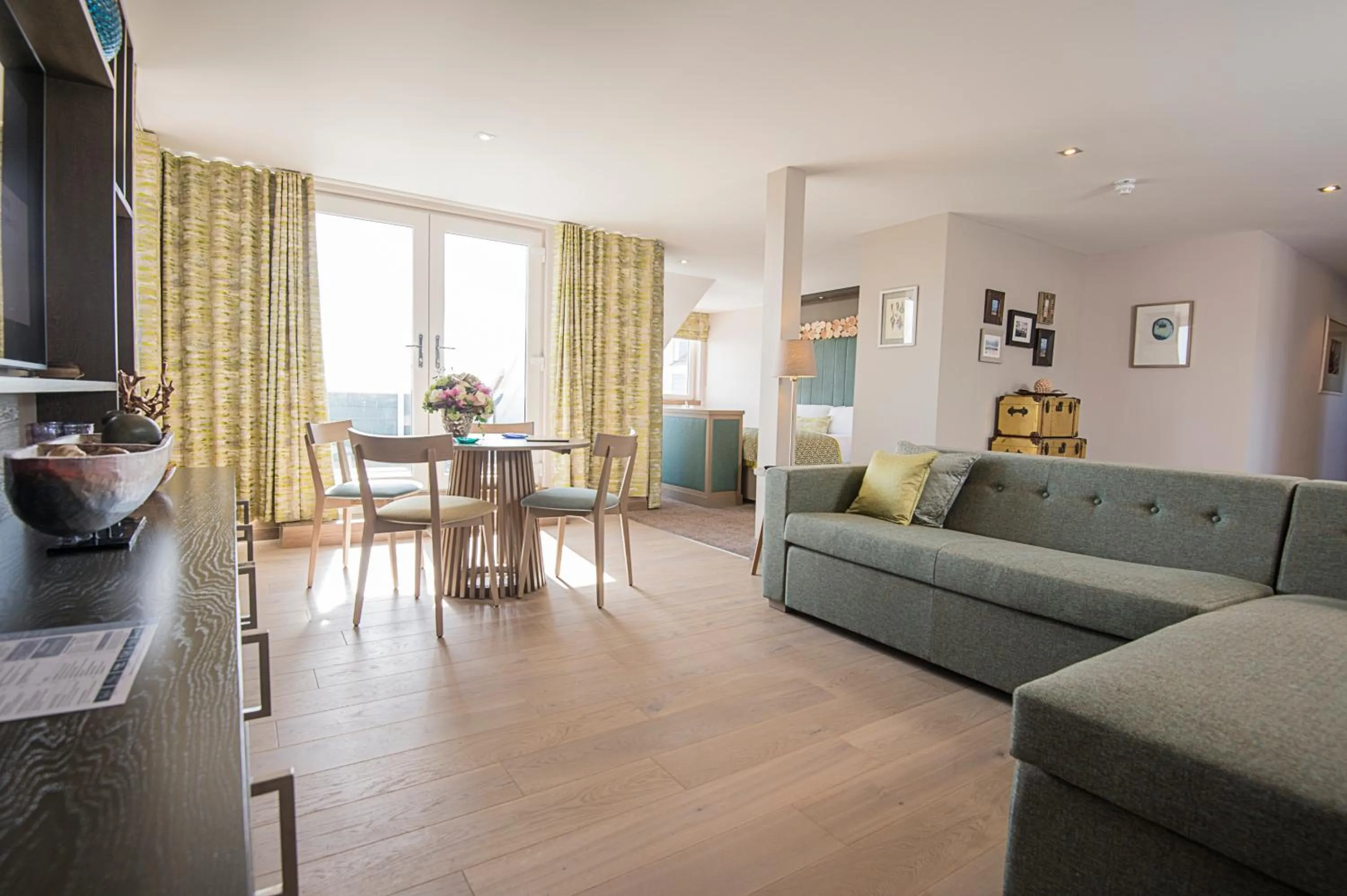 Living room in The Waterside Hotel