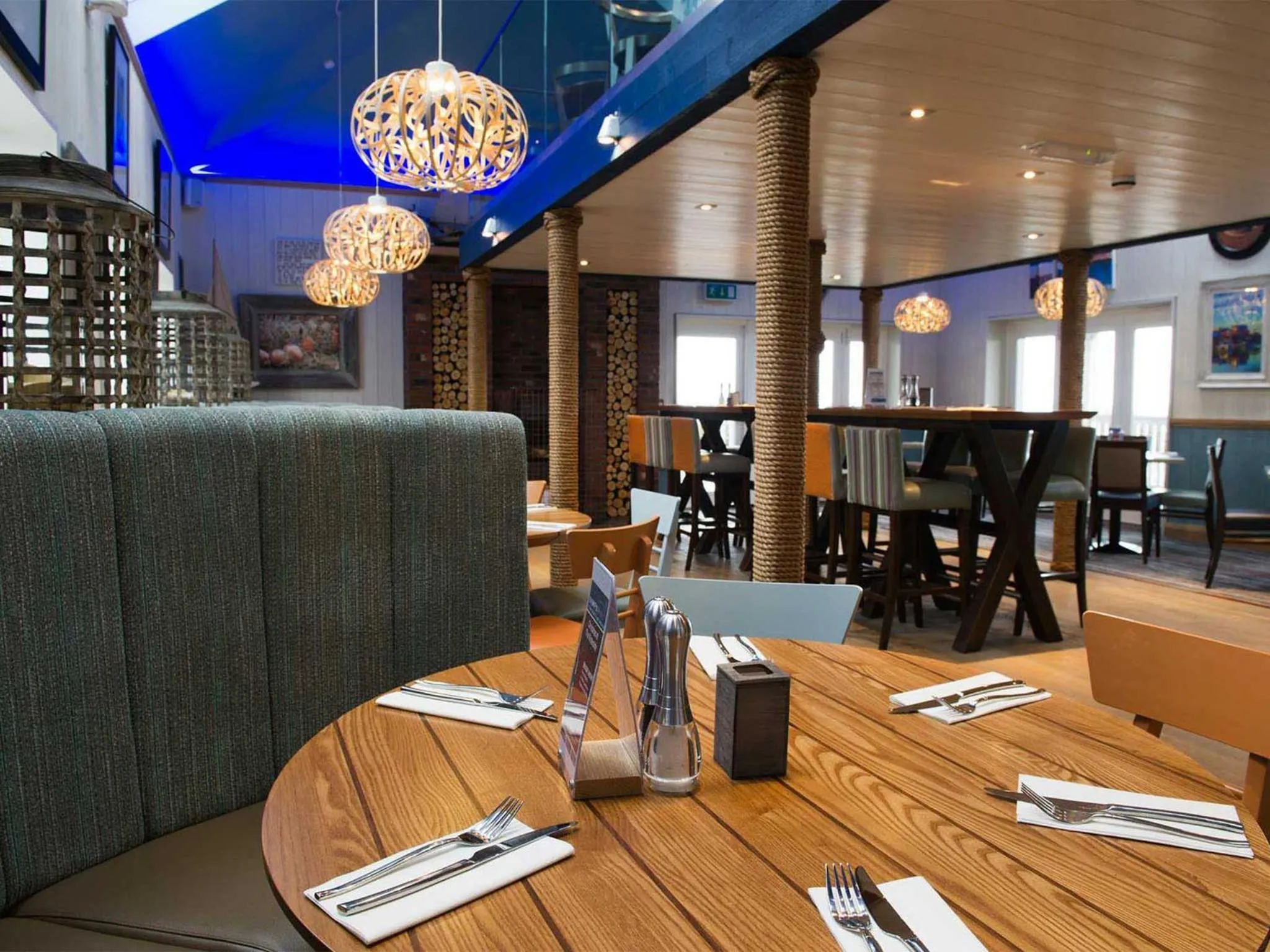 Restaurant/places to eat in The Waterside Hotel