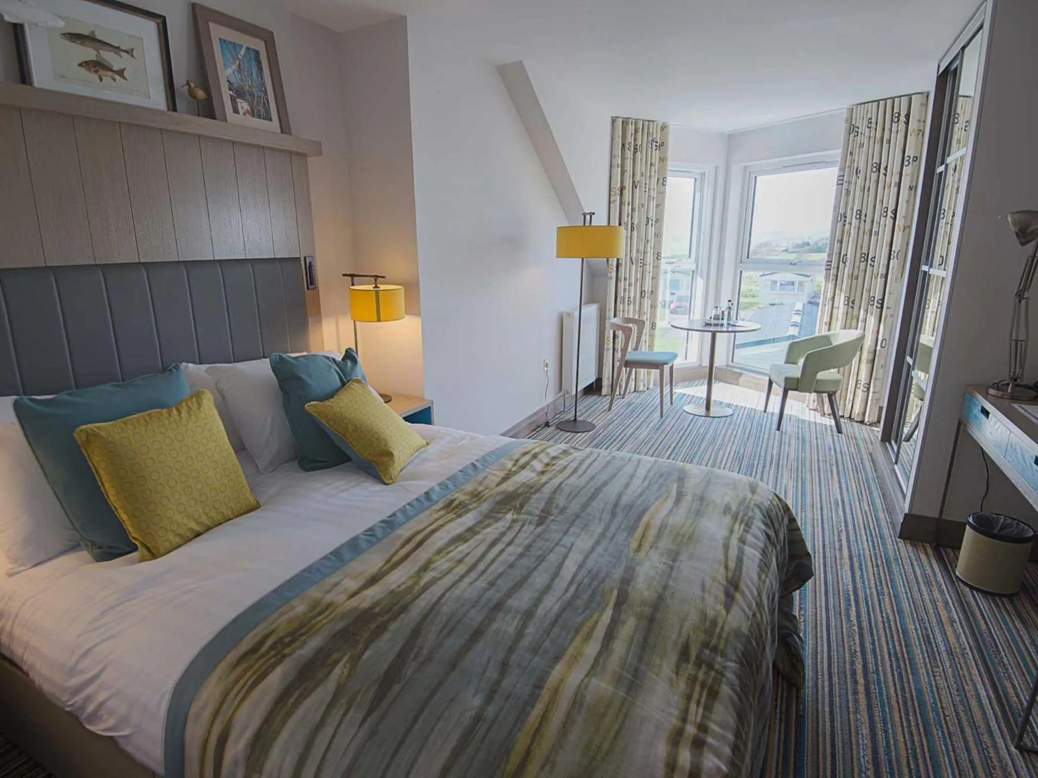 Photo of the whole room, Bed in The Waterside Hotel