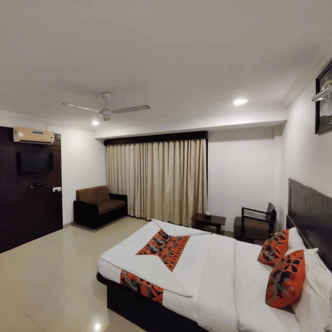 Bed in Hotel Shree Sai Wada