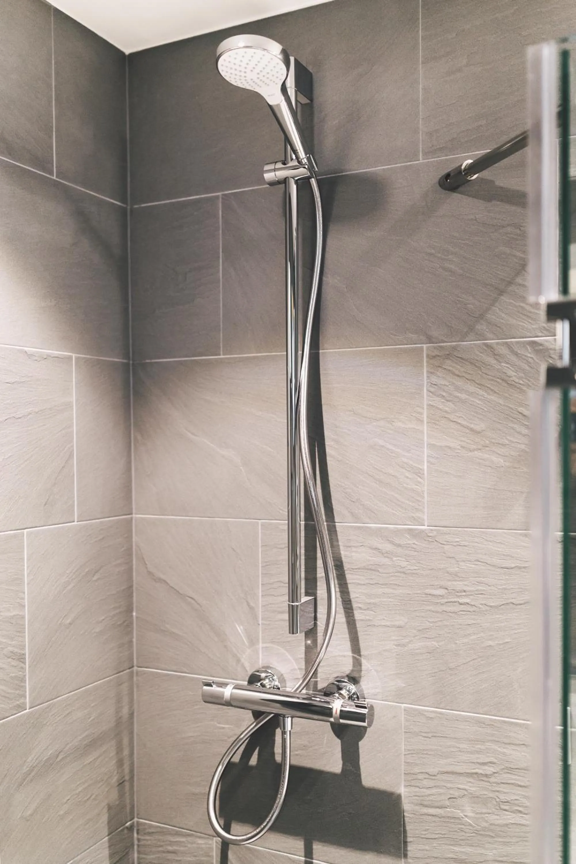 Shower in Dunetton - self check-in hotel