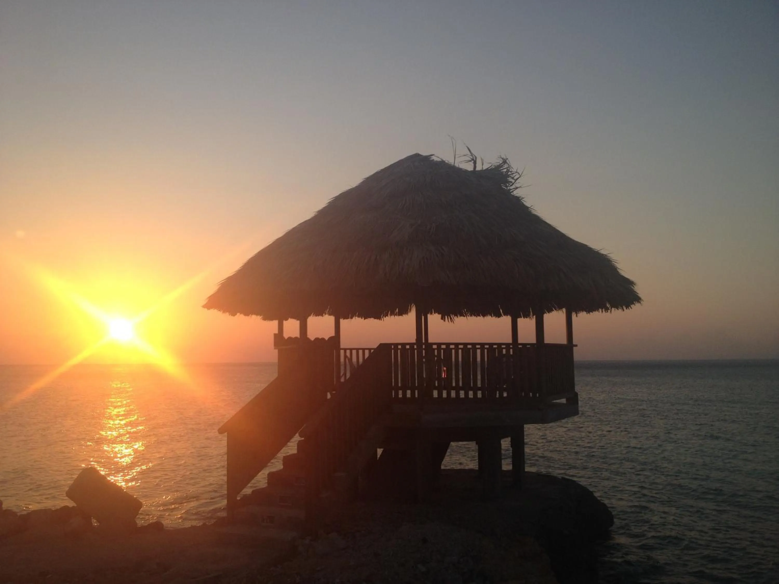 Restaurant/places to eat in Luna Sea Inn