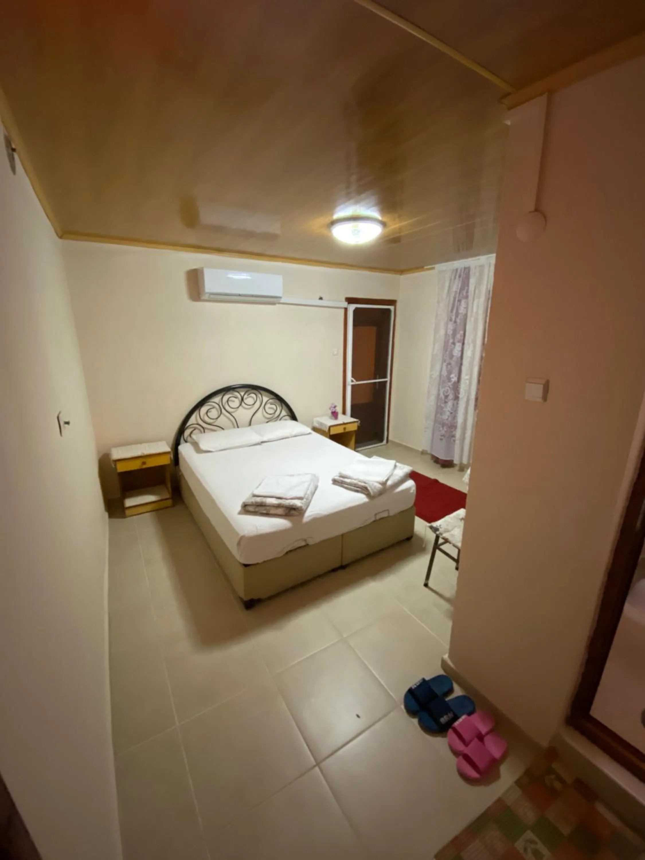 Bed in Elmas Pansiyon