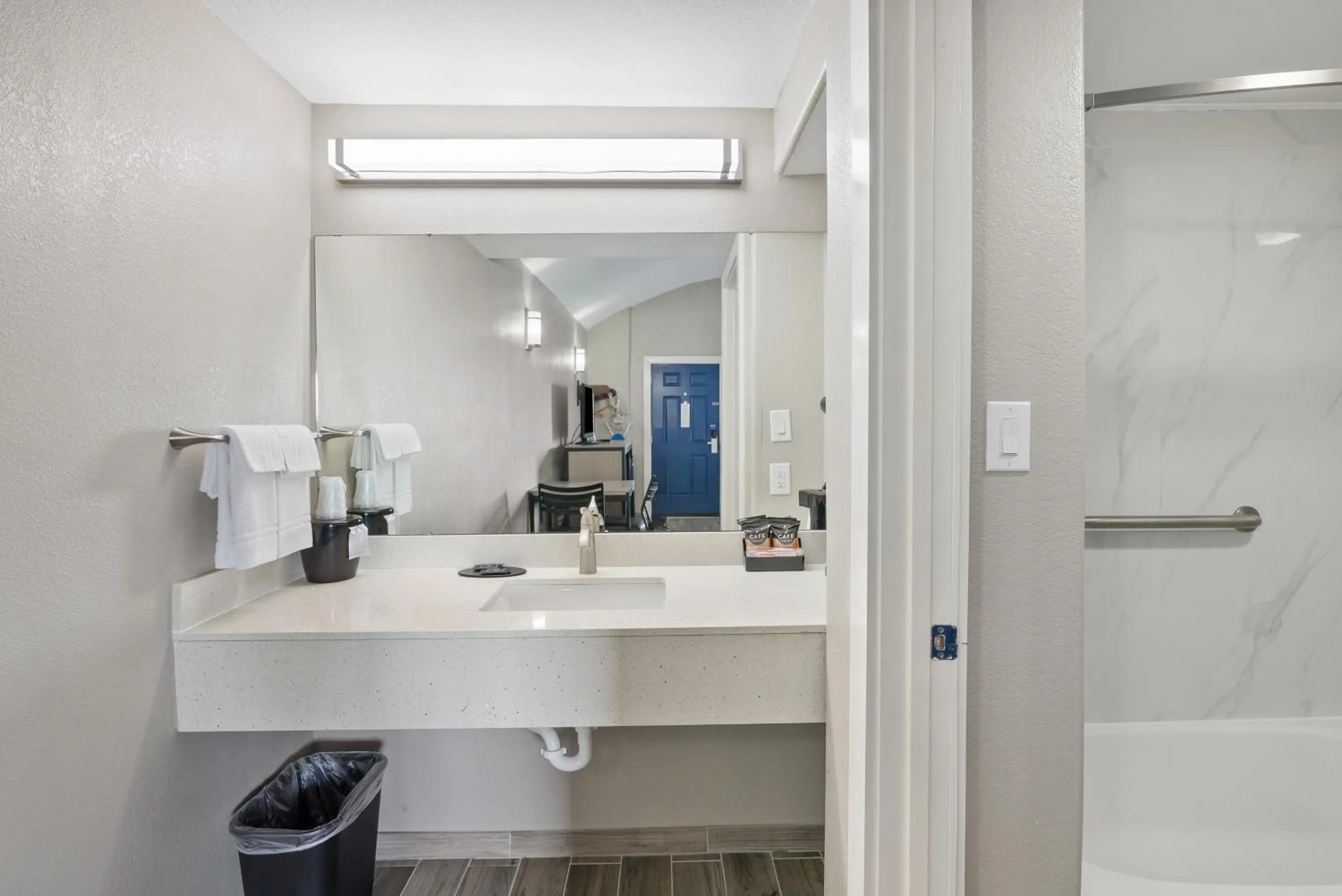 Shower in Blue Wave Inn