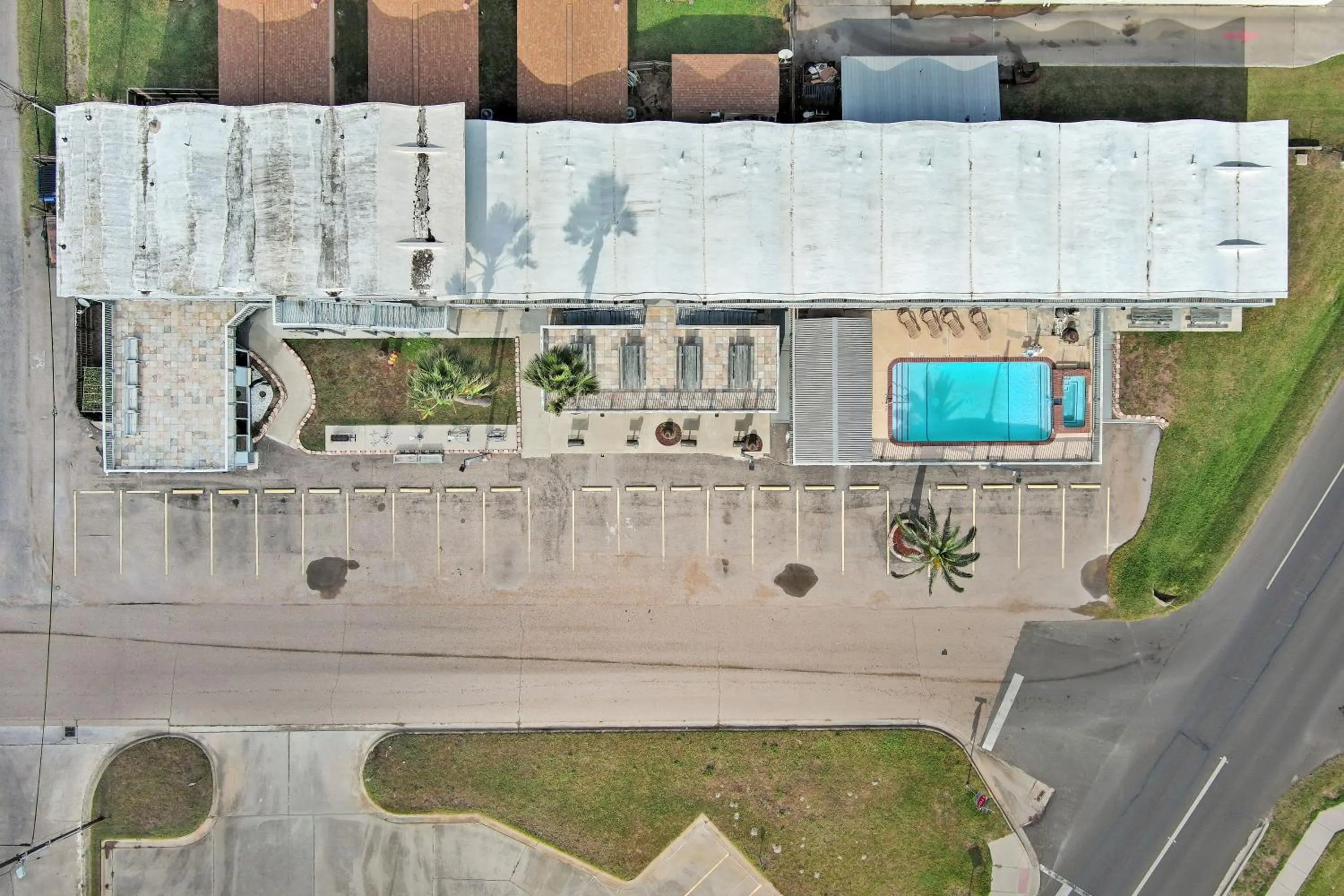 Property building in Blue Wave Inn