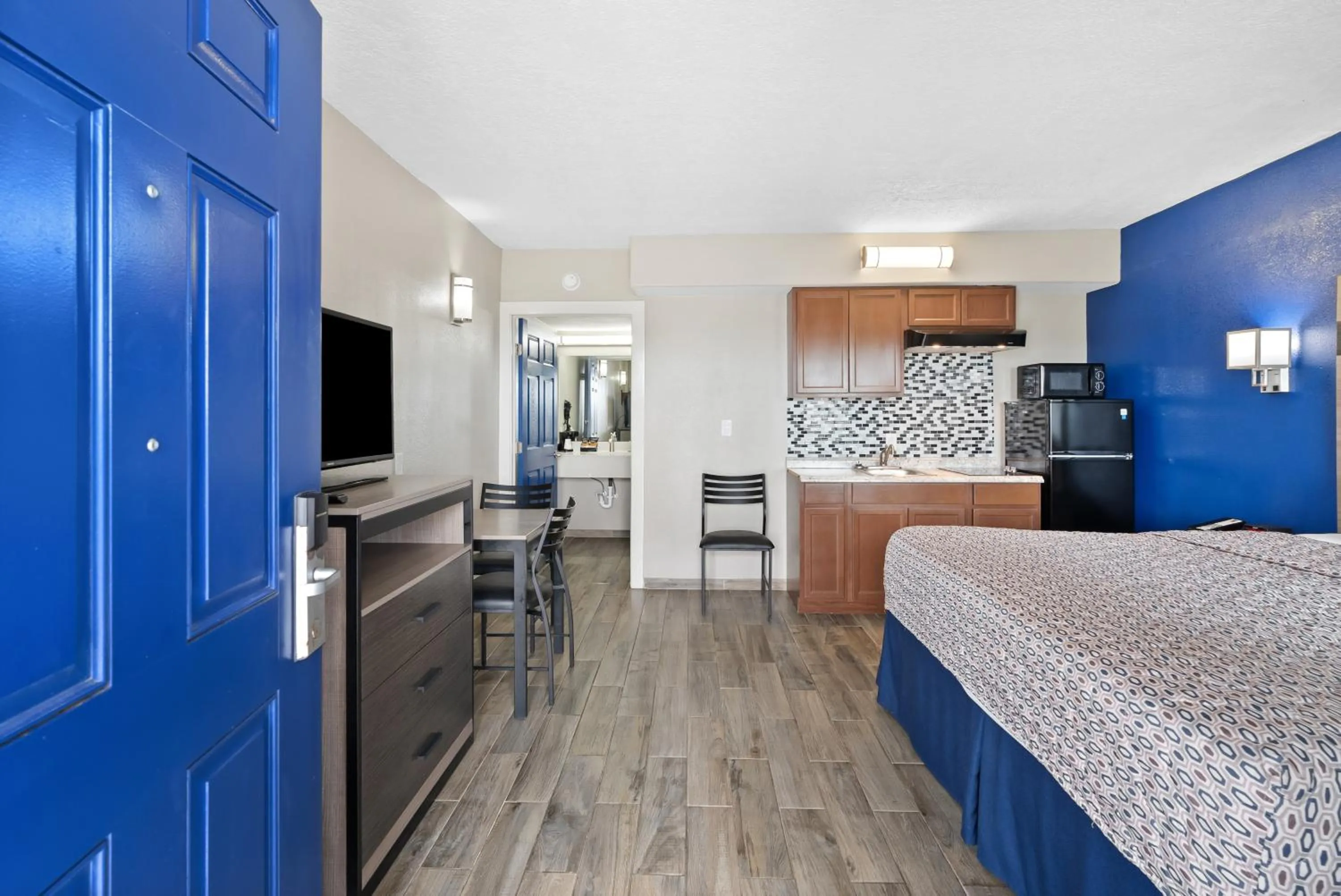 Bed in Blue Wave Inn