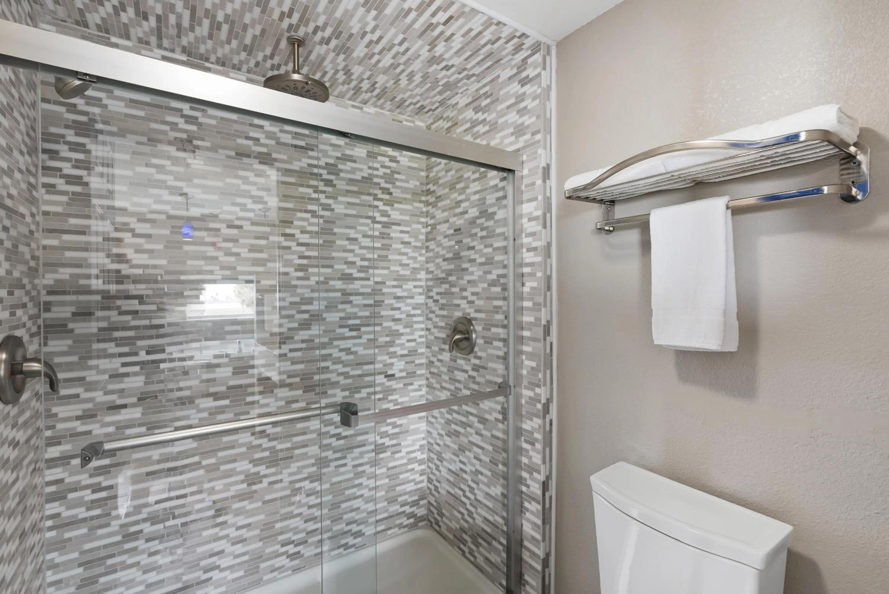 Shower in Blue Wave Inn