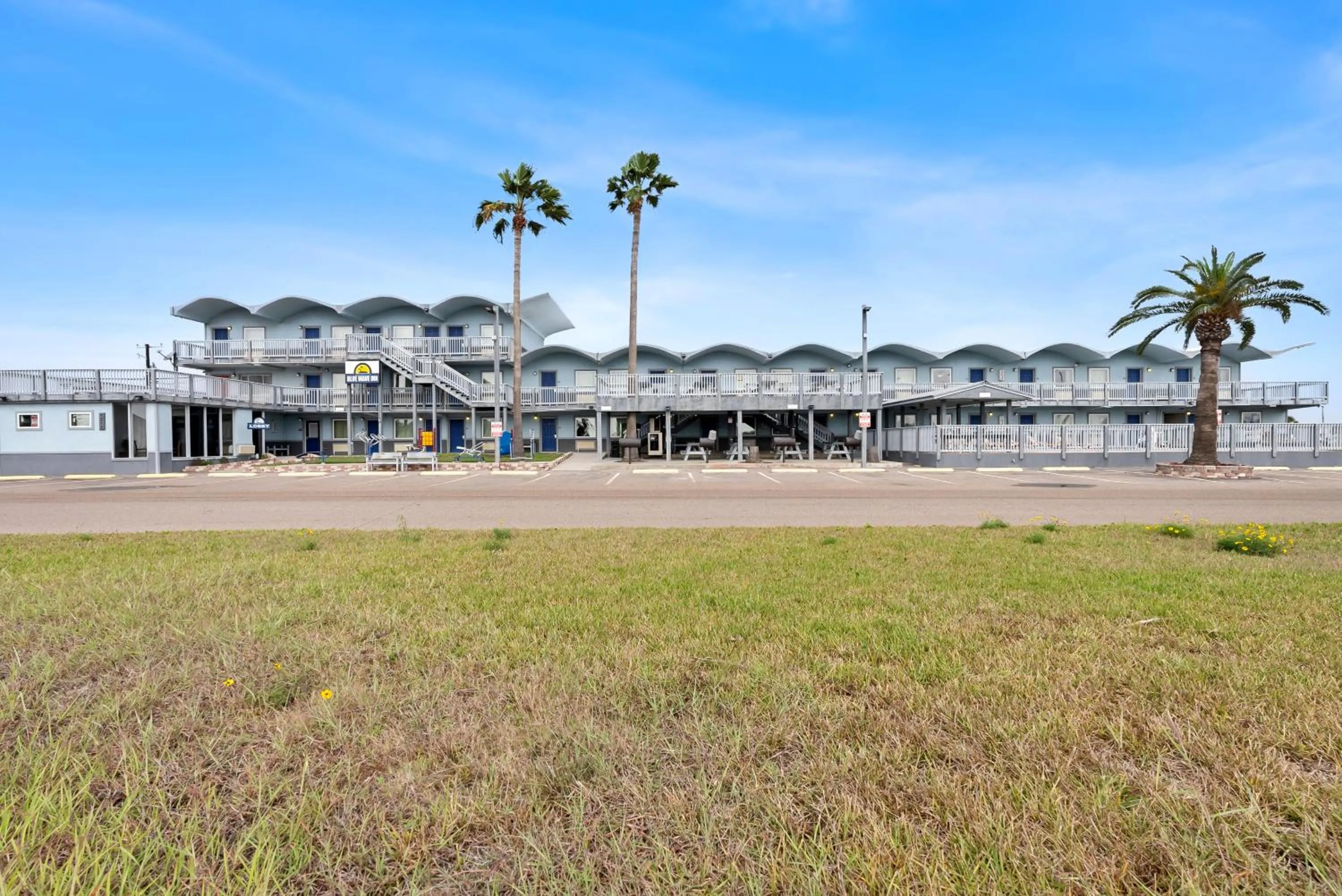 Property building in Blue Wave Inn