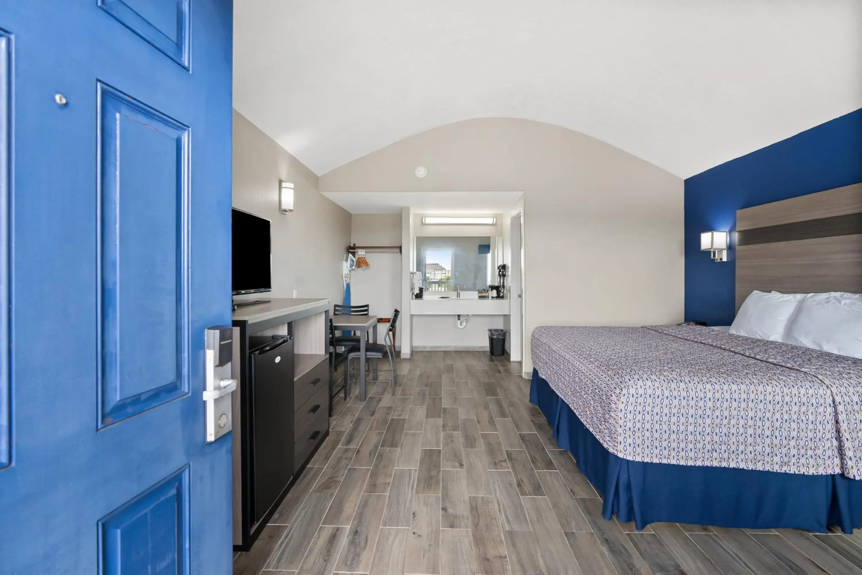 Standard King Room in Blue Wave Inn Standard King Room in Blue Wave Inn