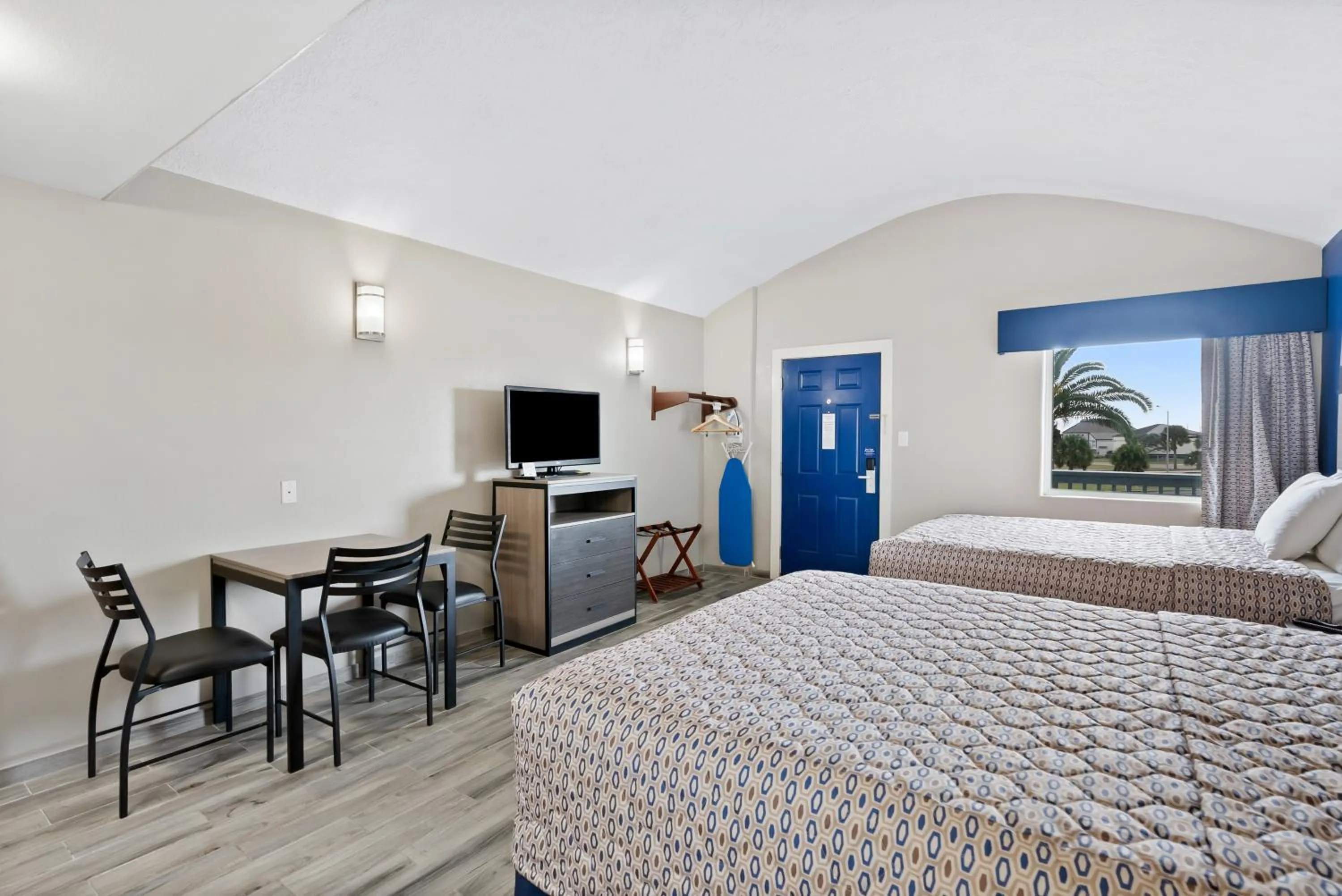 Bed in Blue Wave Inn