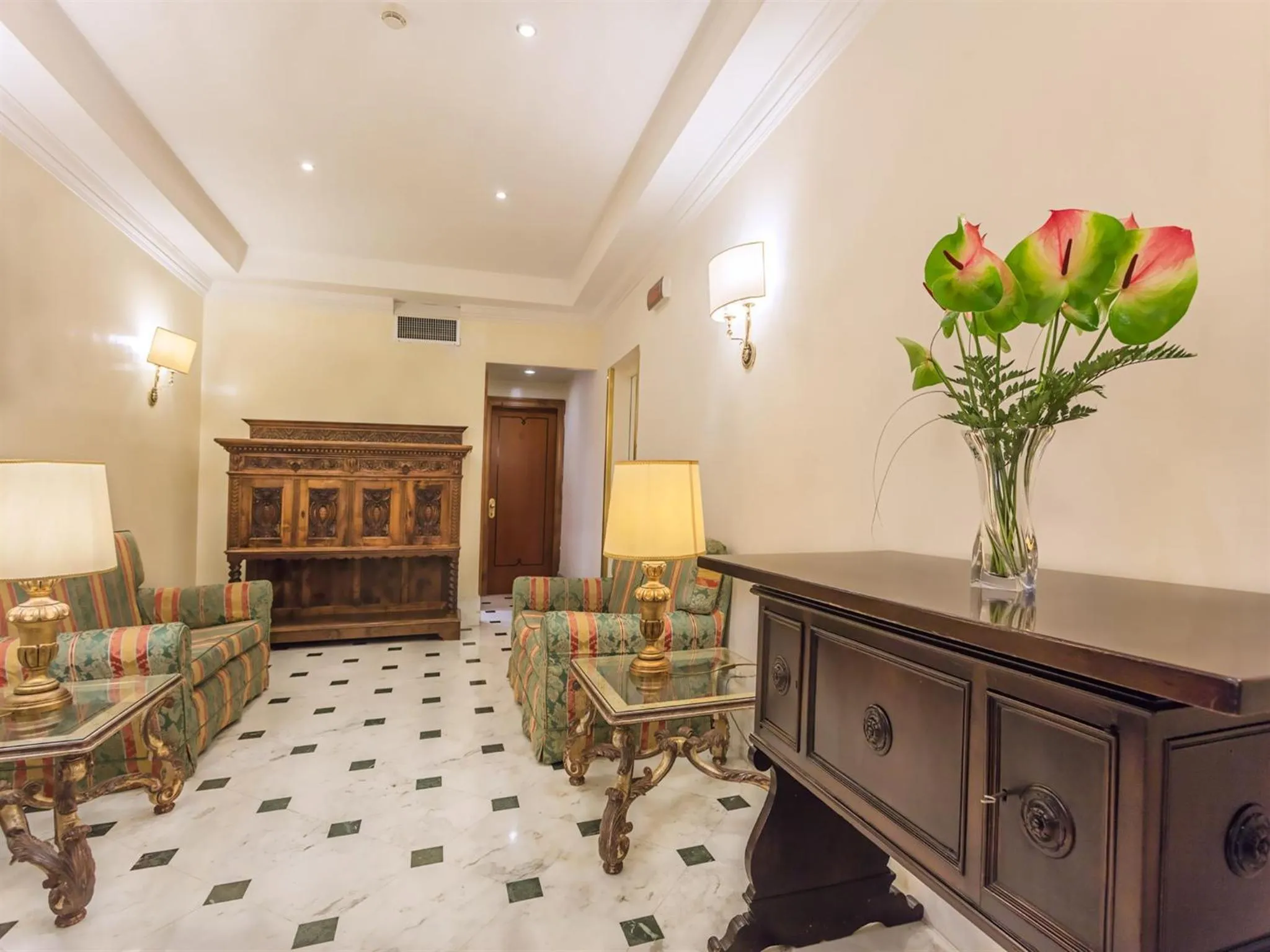 Lobby or reception in Raeli Hotel Lazio