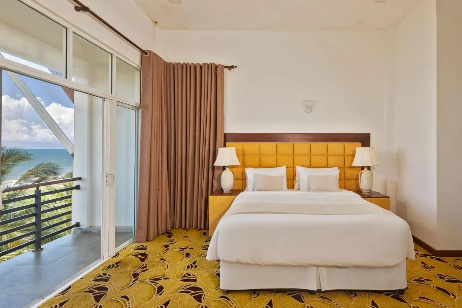 Bed in Beverly Beach Hotel & Transit