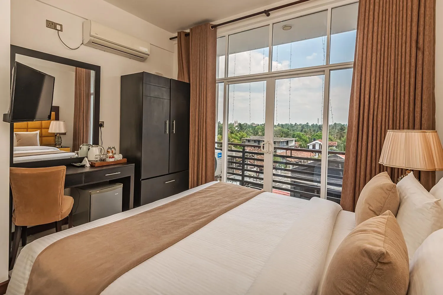 Bed in Beverly Beach Hotel & Transit