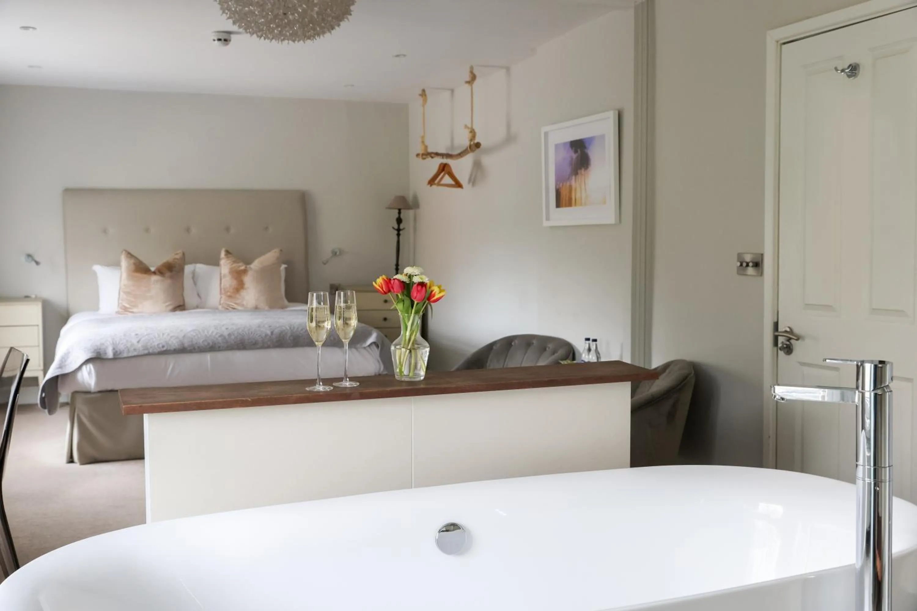 Bedroom, Bed in The Goudhurst Inn