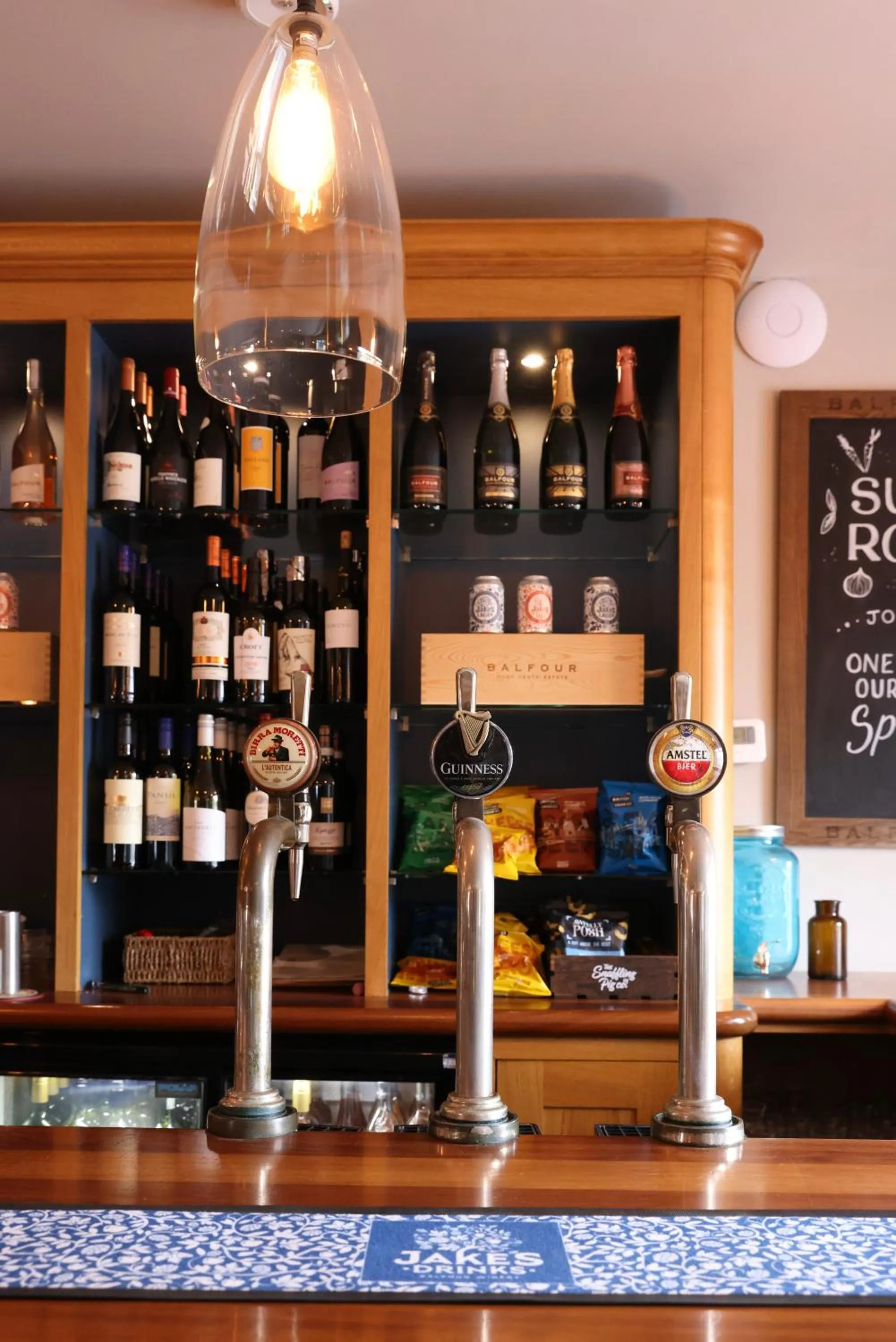 Lounge or bar in The Goudhurst Inn