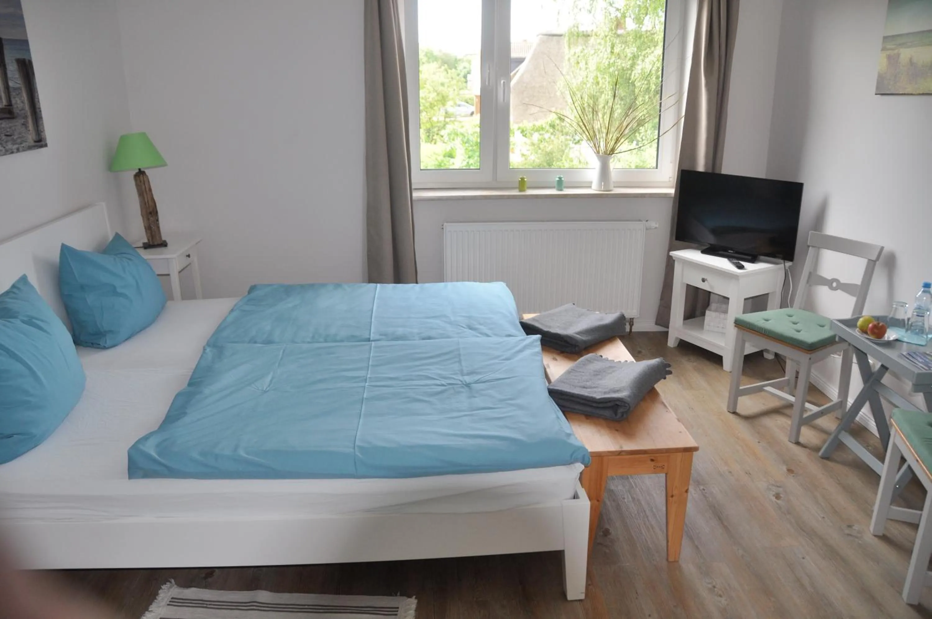 Bed in Hotel & Ferienunterkünfte Hus Seeblick