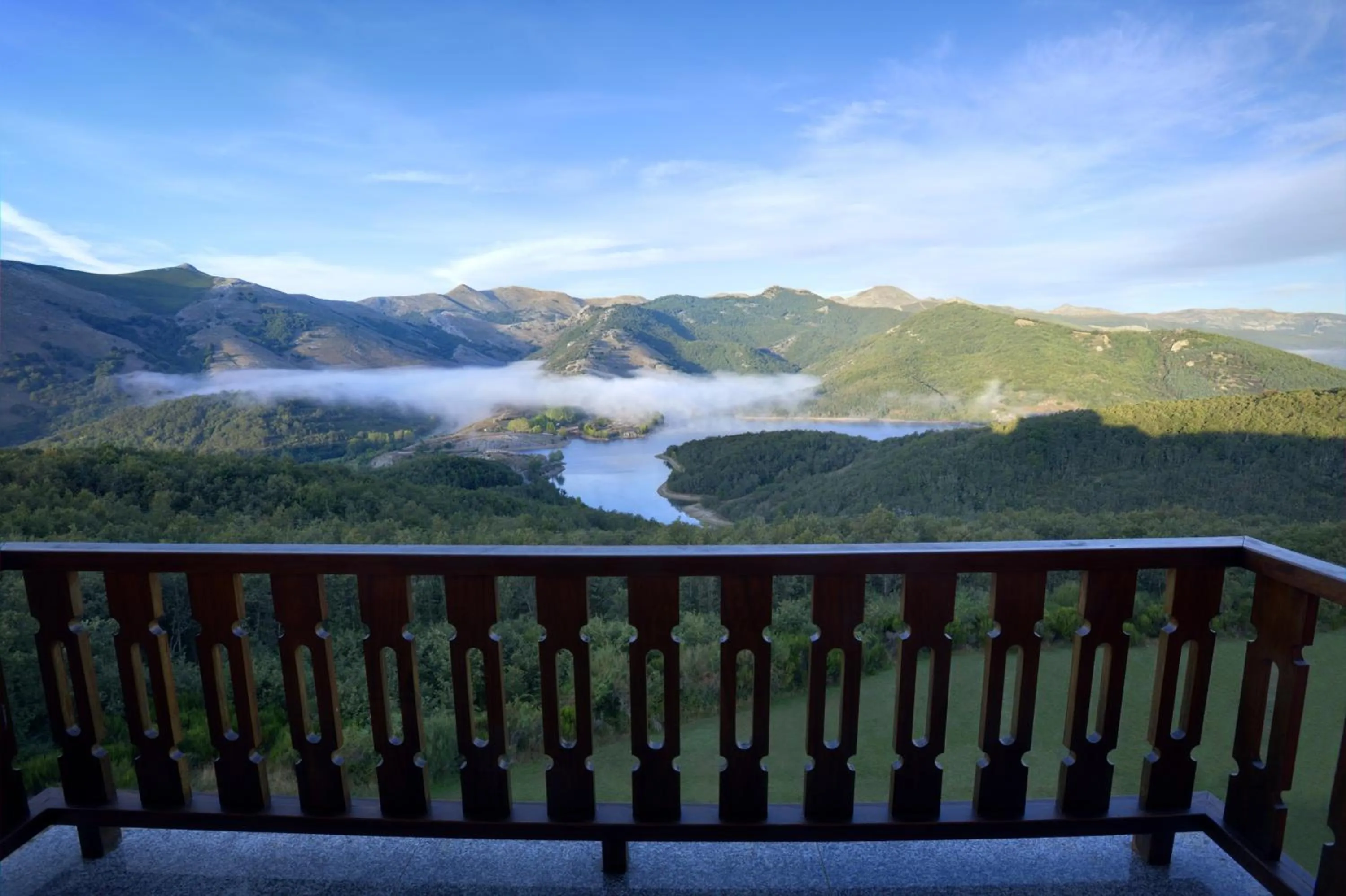 Lake view in Parador de Cervera de Pisuerga