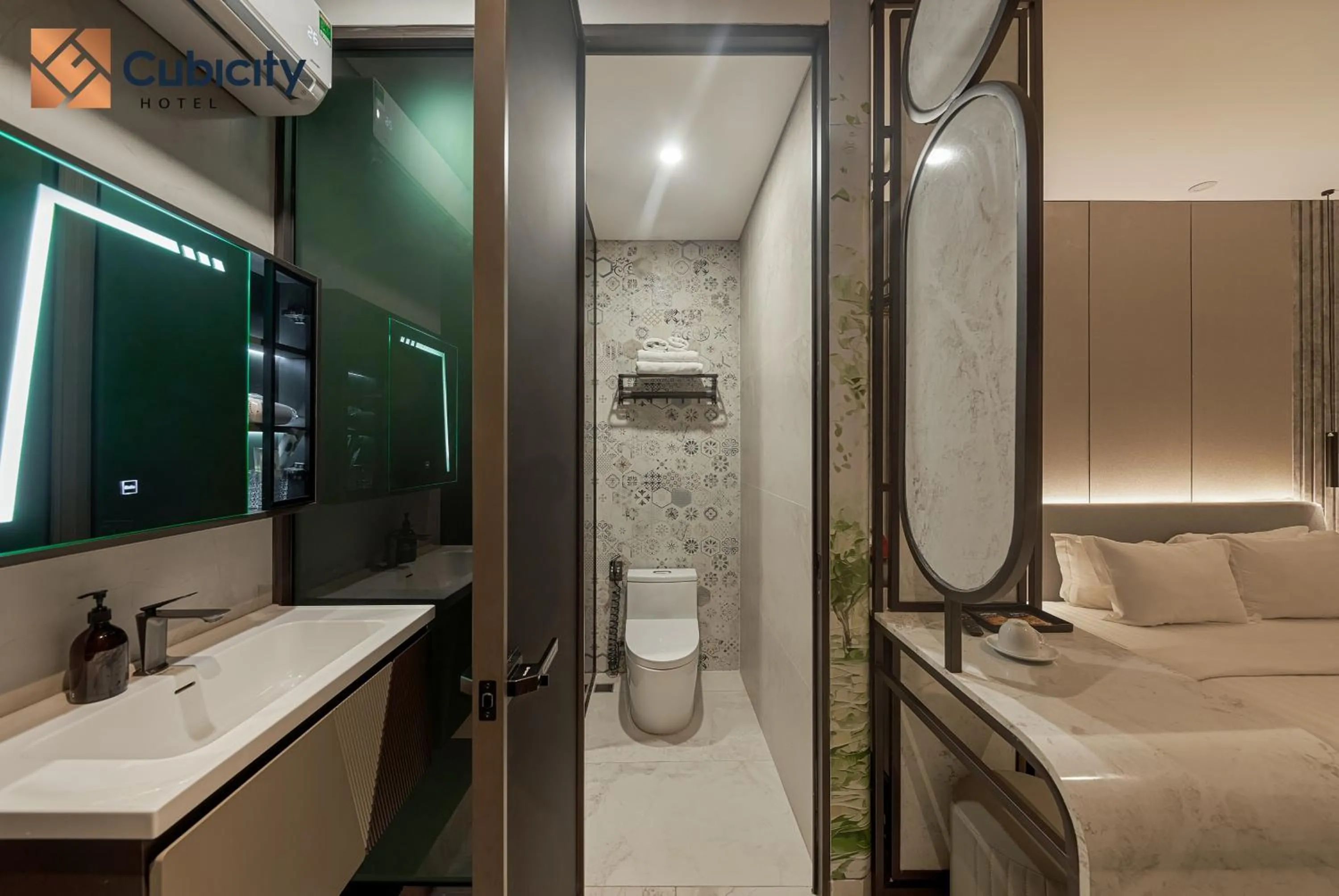 Shower in Cubicity Pho Duc Chinh