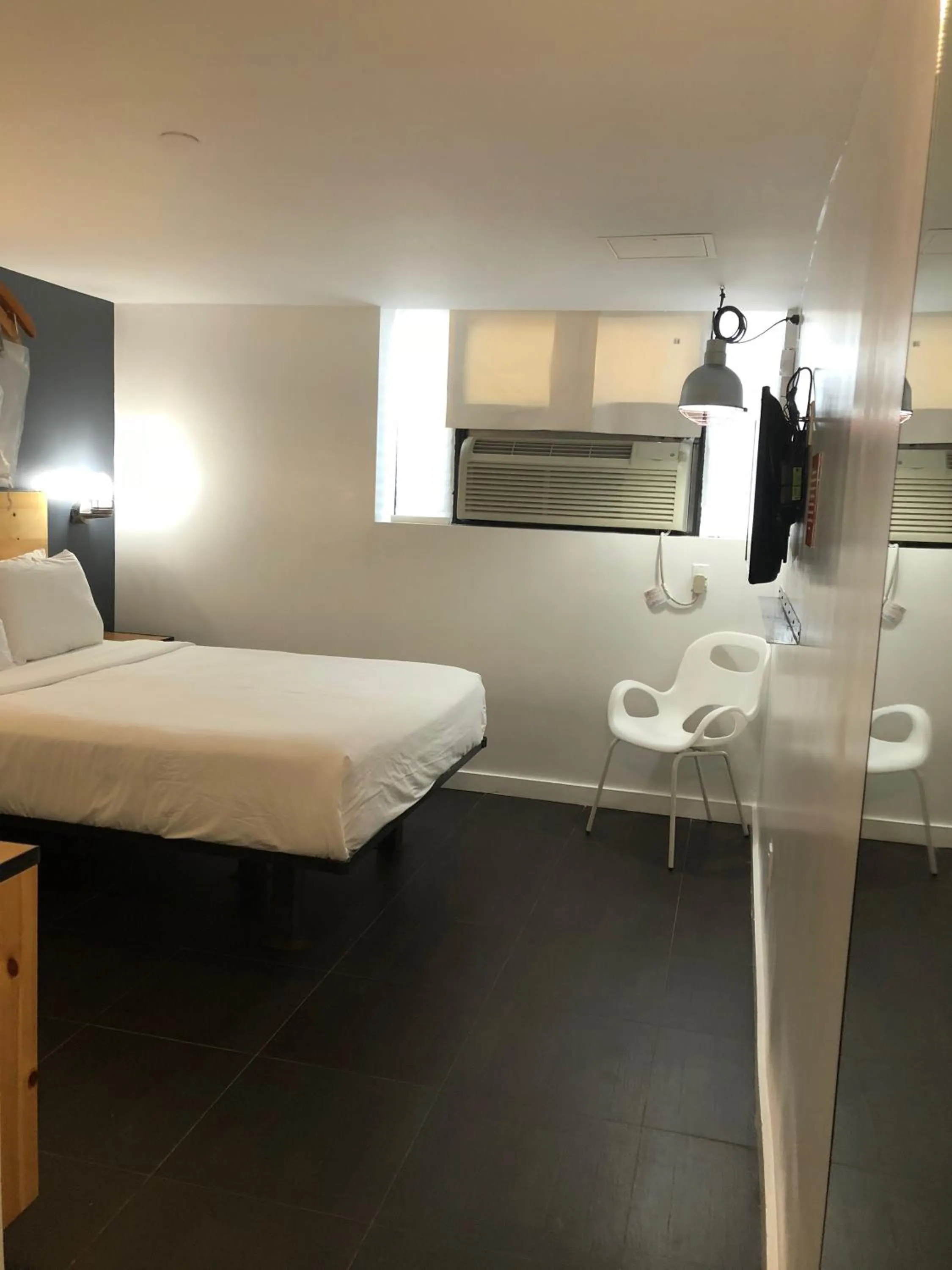 Bed in Bklyn House Hotel New York Brooklyn