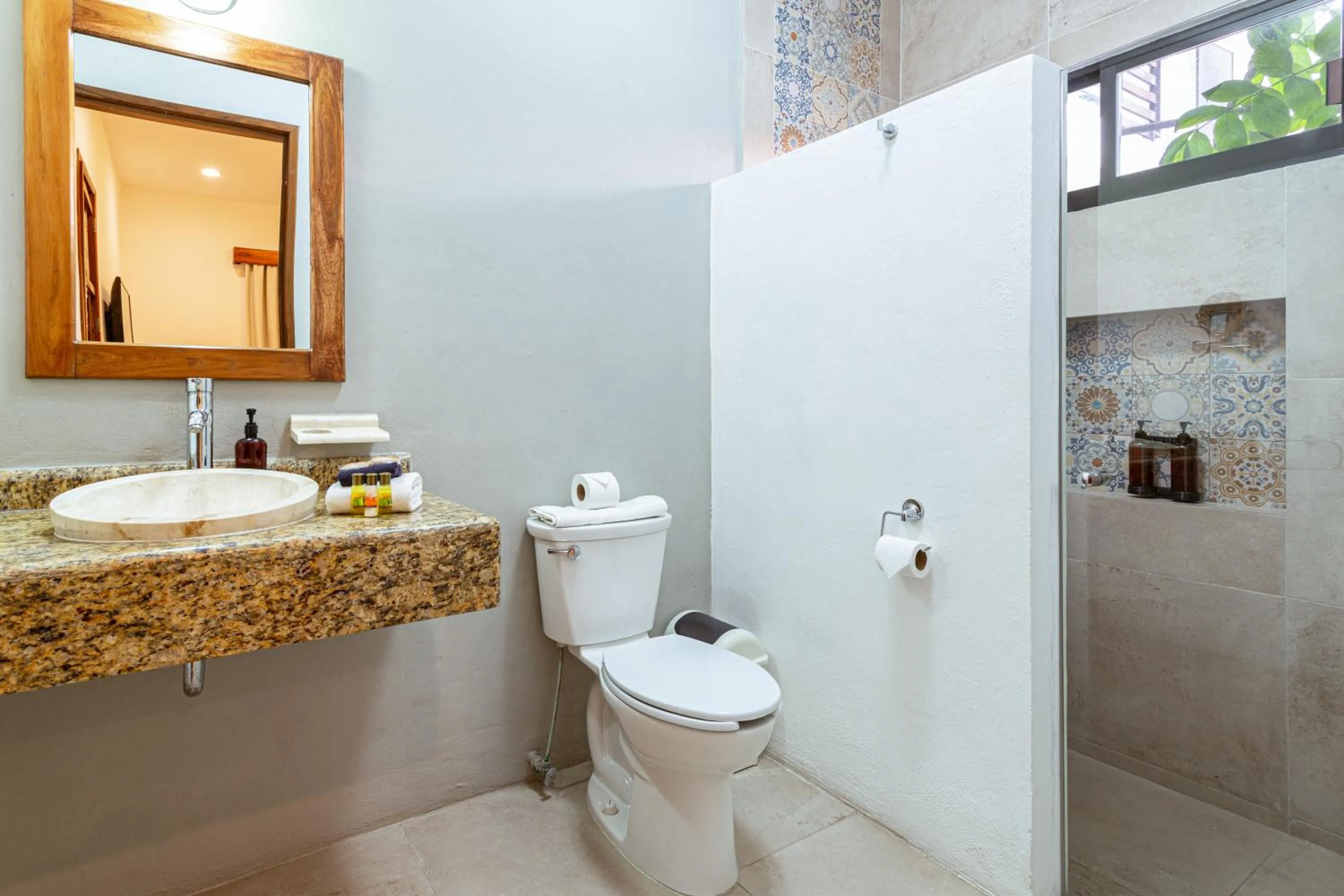 Shower in Hotel Casa Hipil